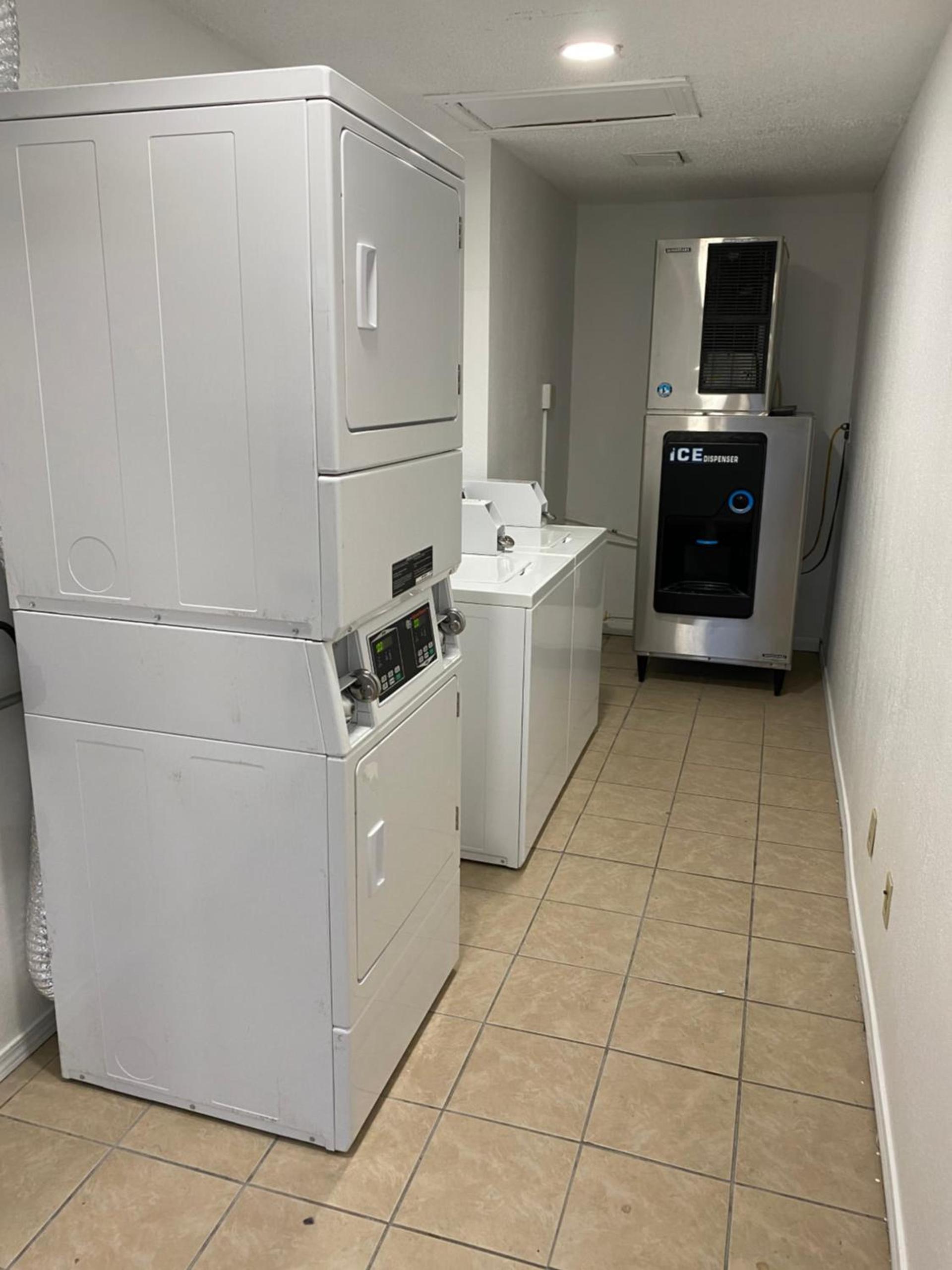 Desert Sands Inn & Suites photo 7