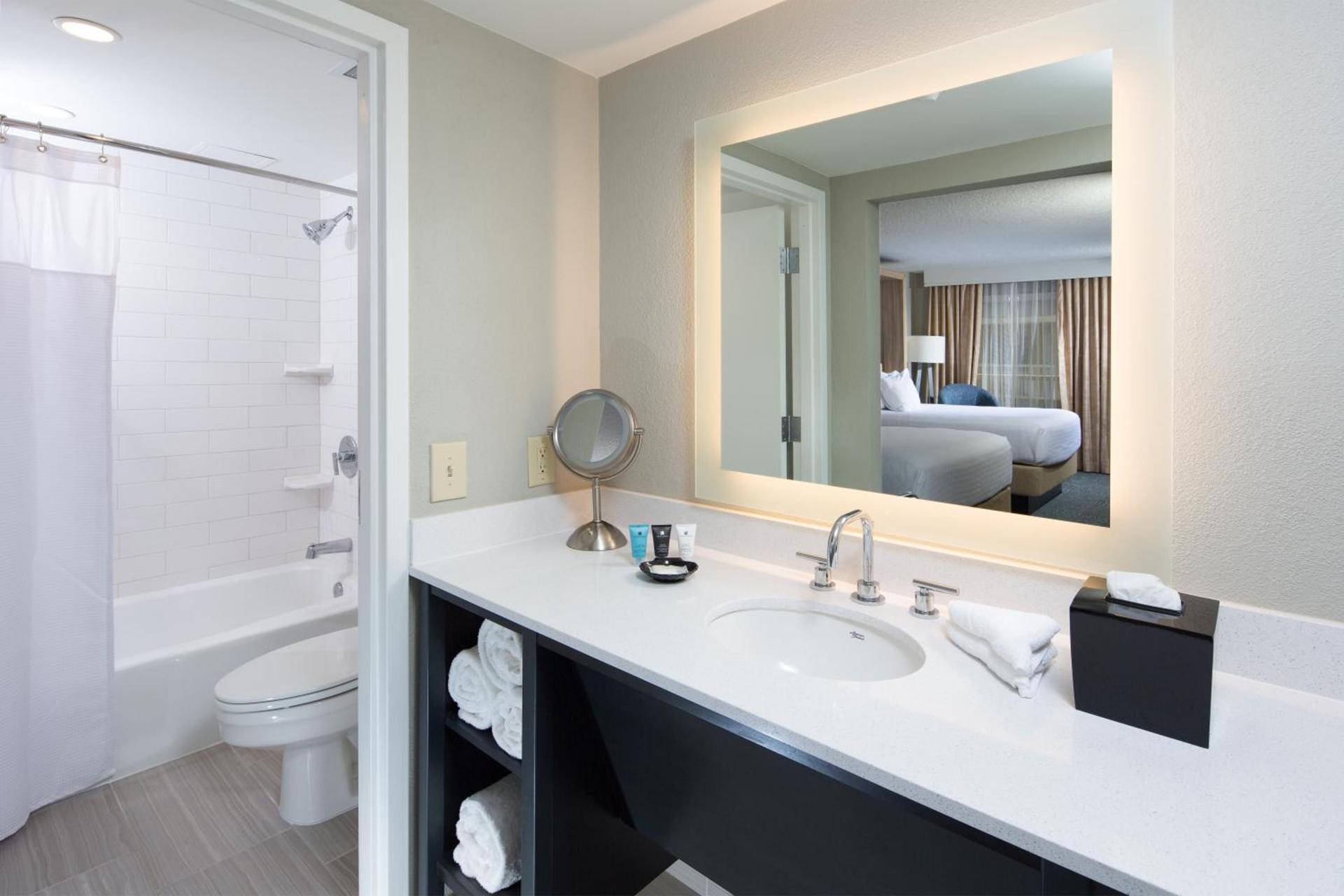 Crowne Plaza Melbourne-Oceanfront by IHG photo 88
