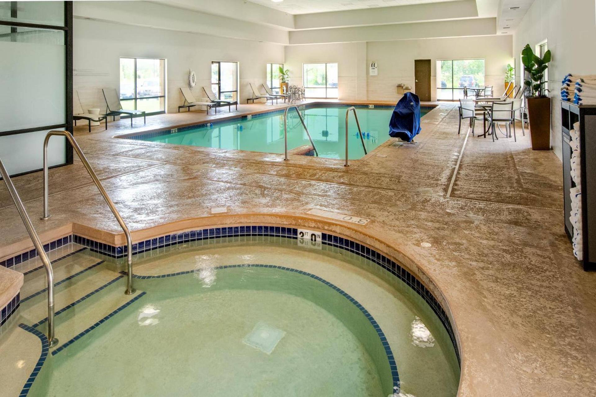 Crowne Plaza Milwaukee Airport by IHG photo 18