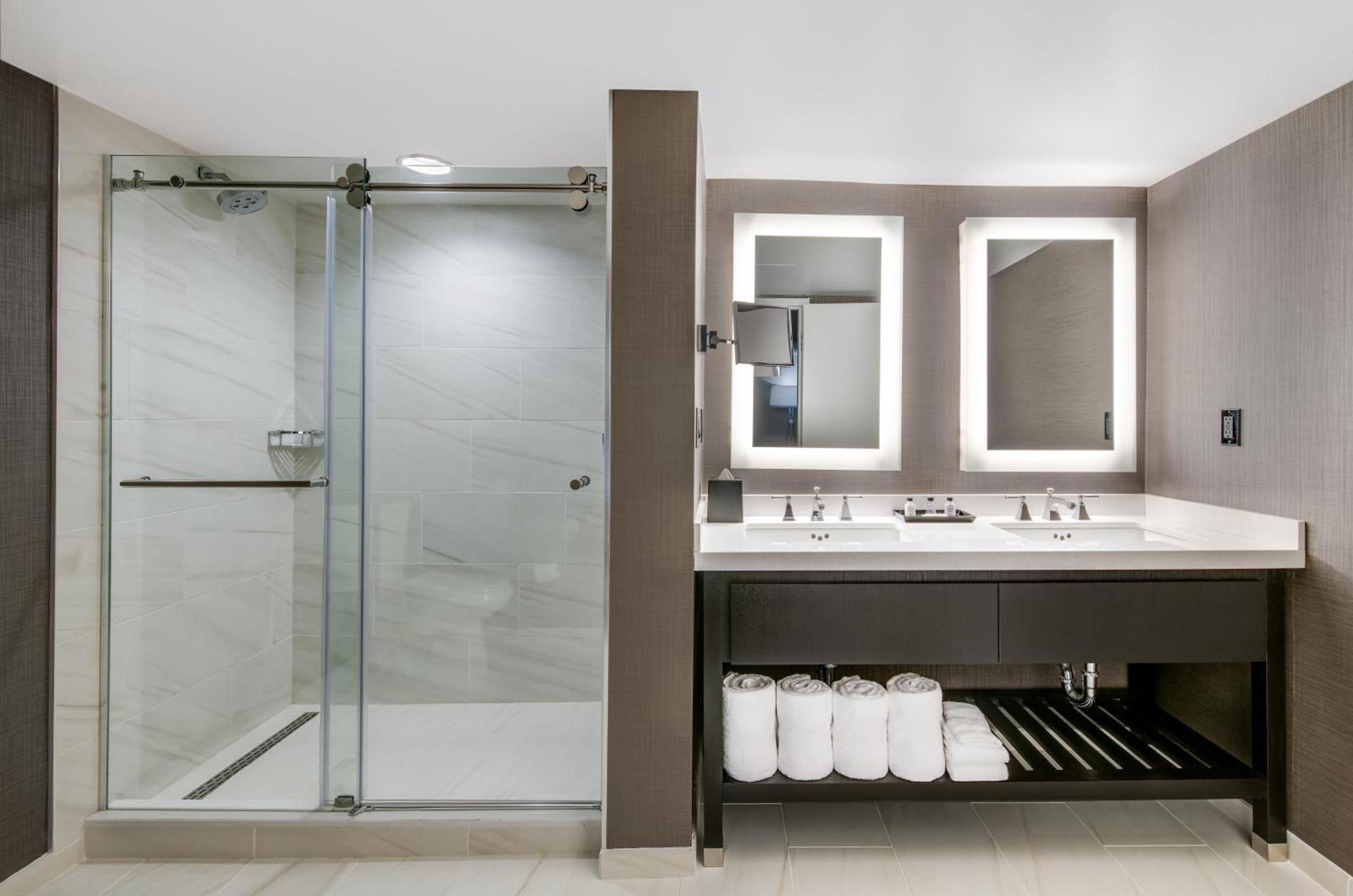 Crowne Plaza Annapolis by IHG photo 11