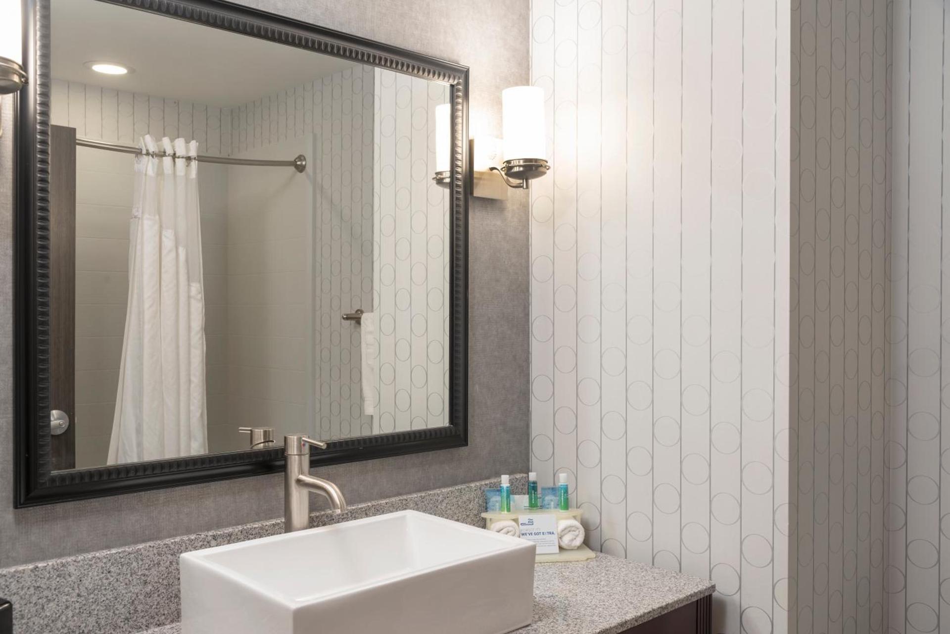 Holiday Inn Express & Suites Columbus - Polaris, an IHG Hotel photo 14