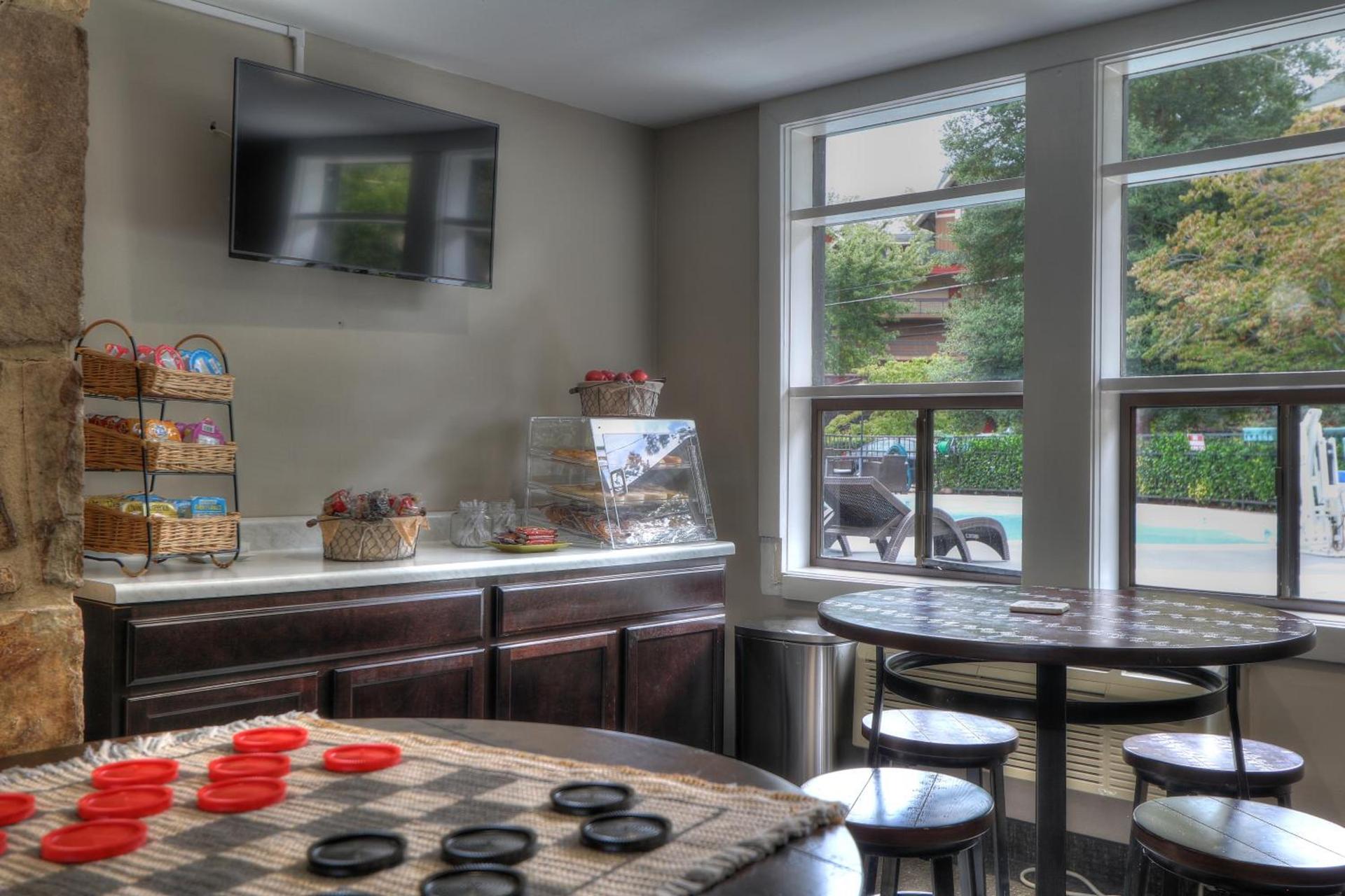 River Edge Inn photo 12