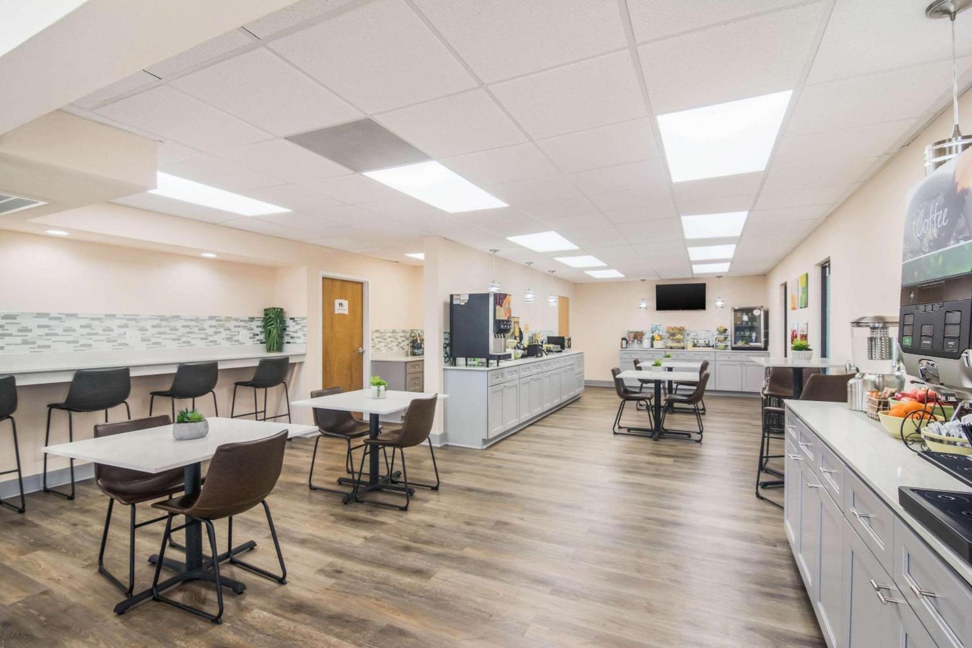 Quality Inn & Suites Lake City photo 10