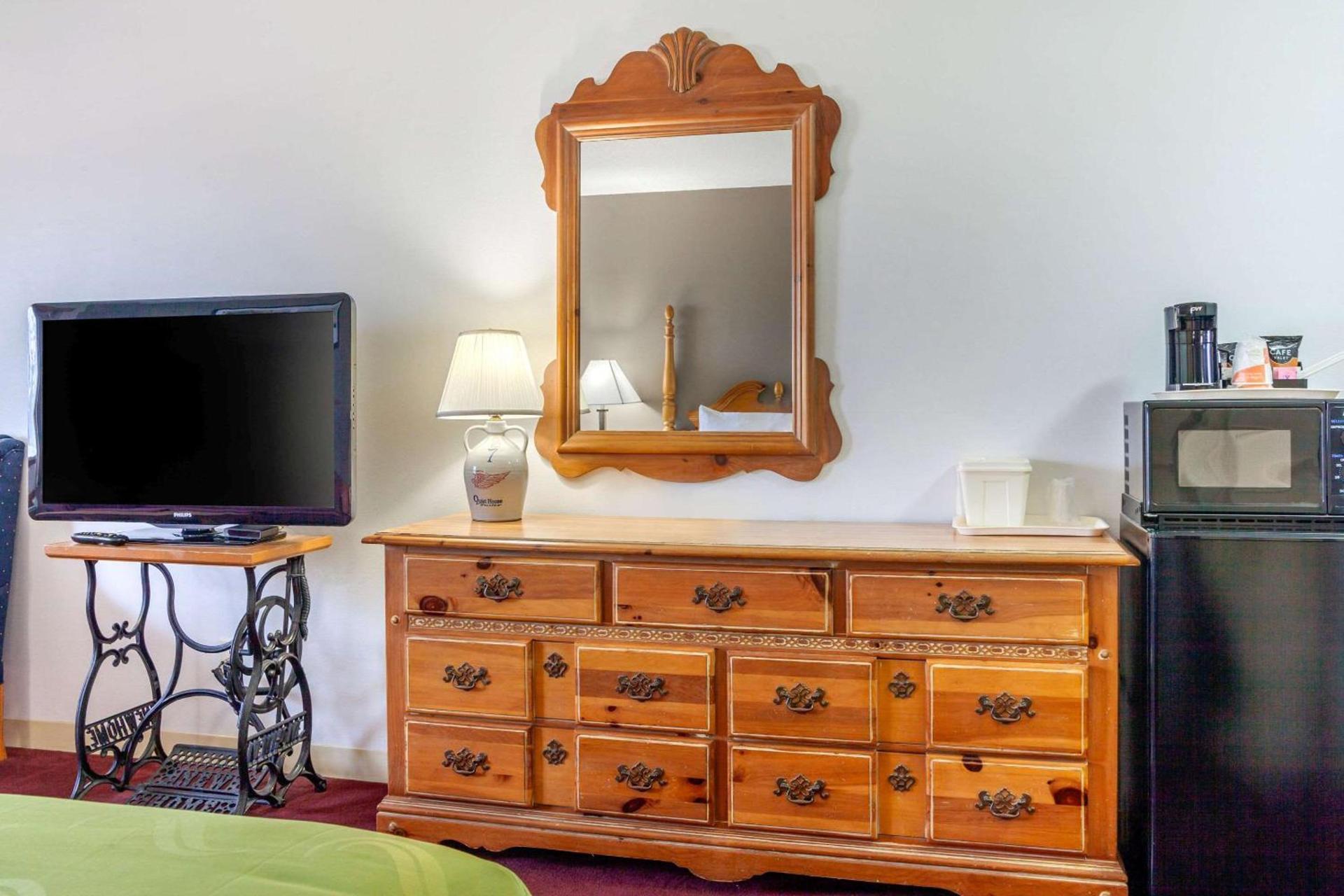 Quality Inn & Suites Prairie Du Chien photo 32