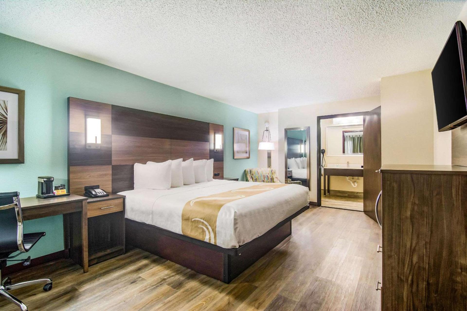 Quality Inn & Suites Lake City photo 29