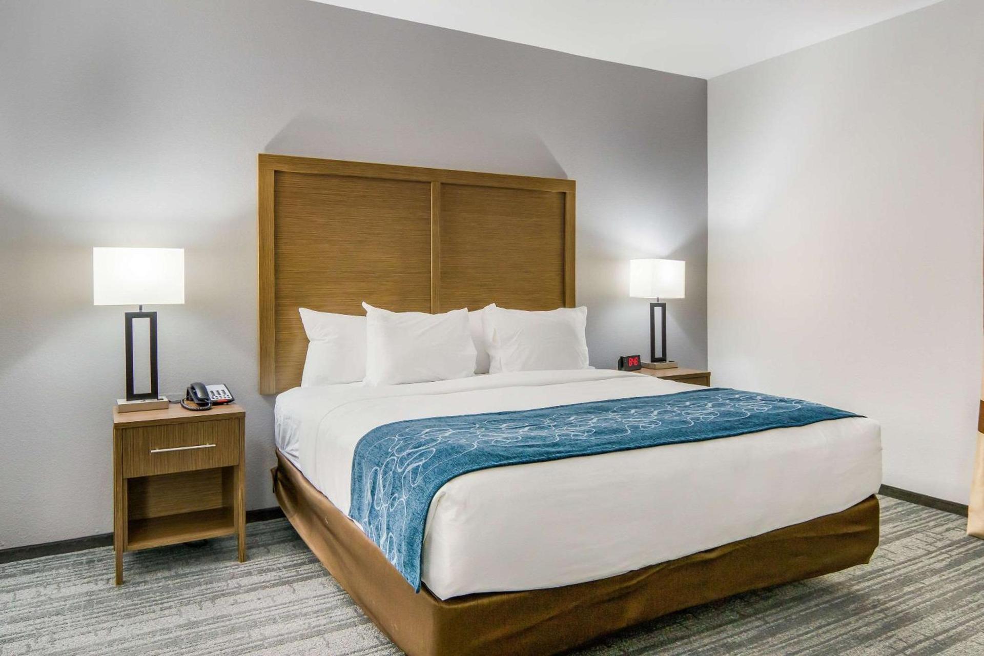 Comfort Suites DeSoto Dallas South photo 17