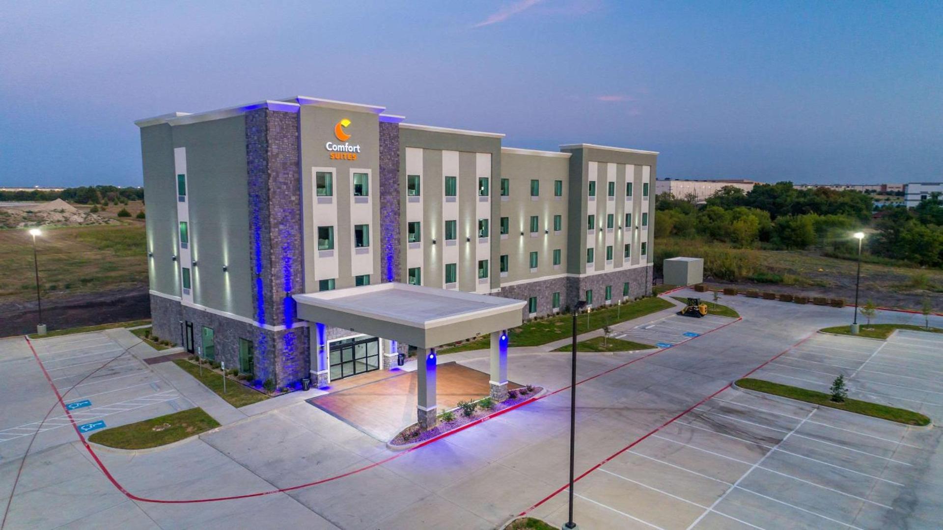 Comfort Suites DeSoto Dallas South photo 46