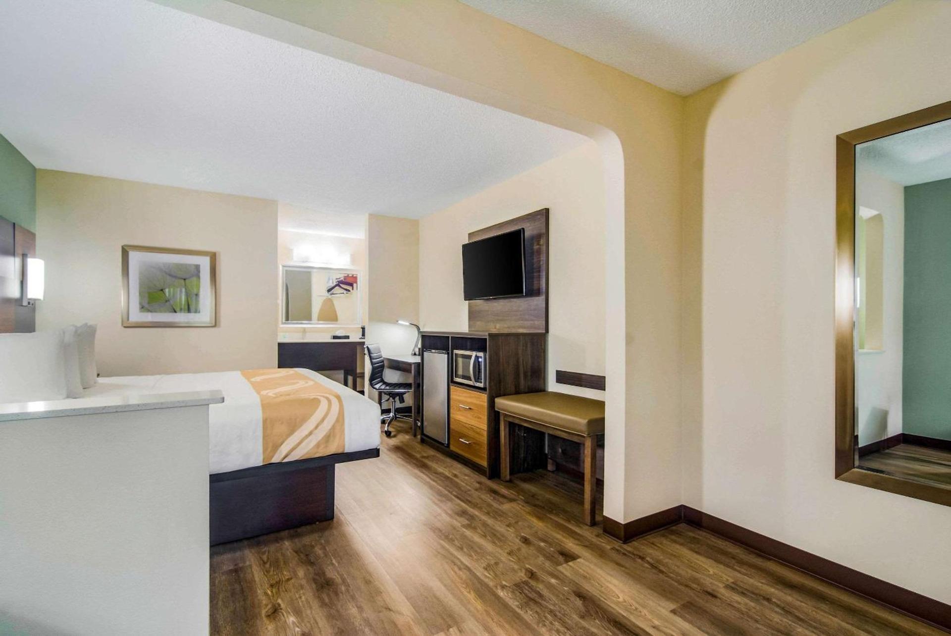 Quality Inn & Suites Lake City photo 16
