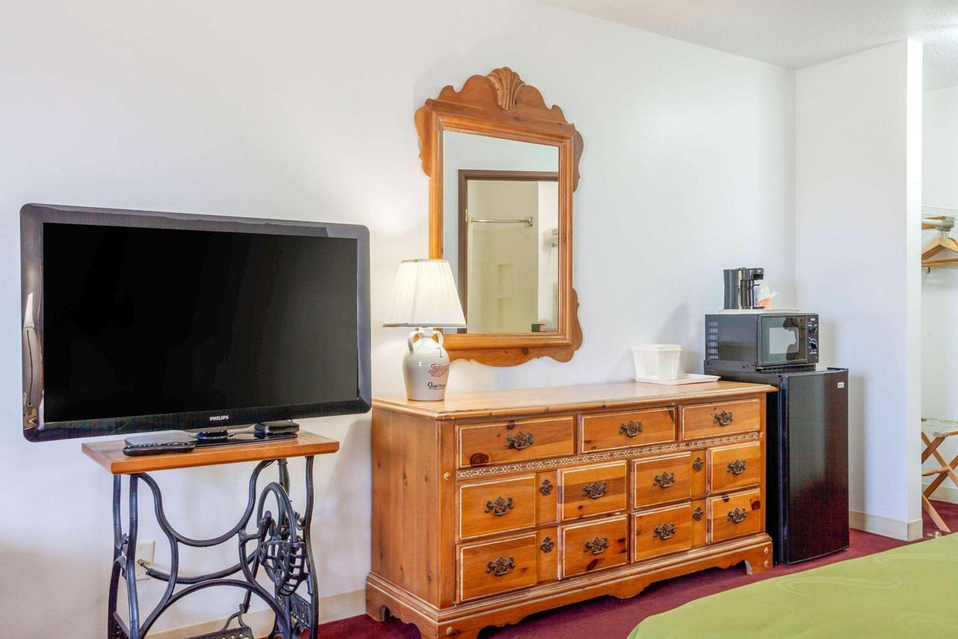 Quality Inn & Suites Prairie Du Chien photo 42