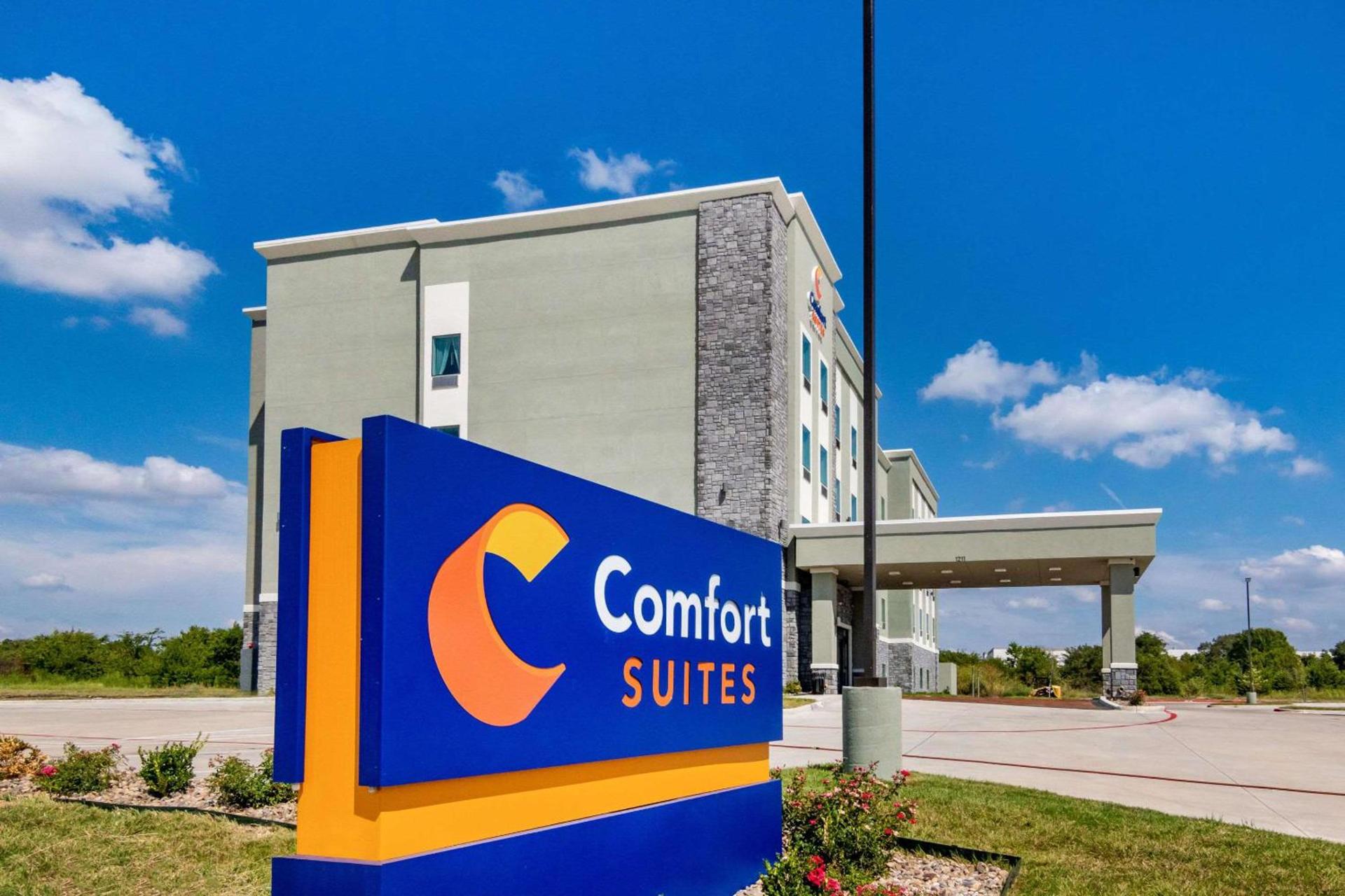 Comfort Suites DeSoto Dallas South photo 3