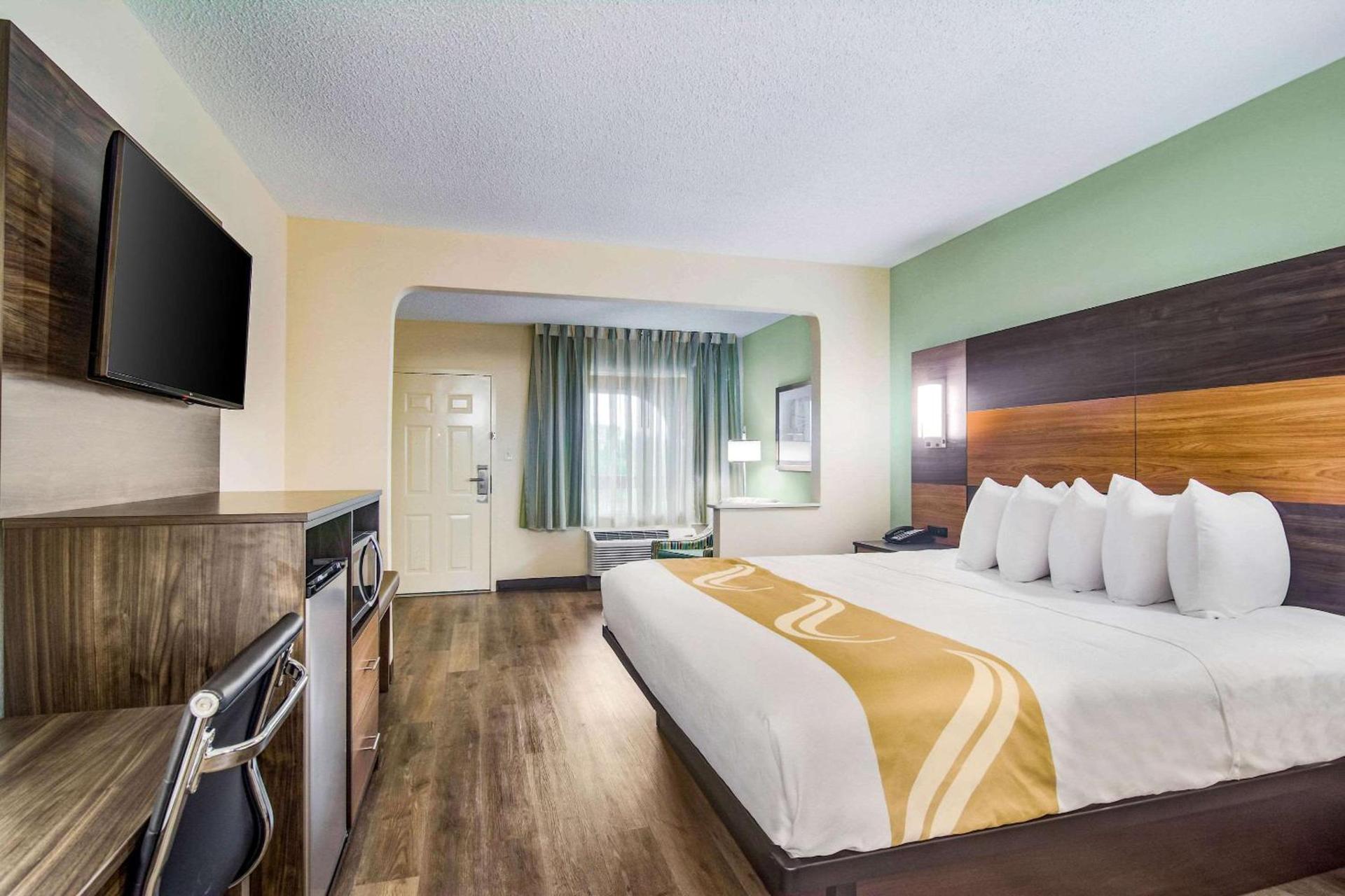 Quality Inn & Suites Lake City photo 13
