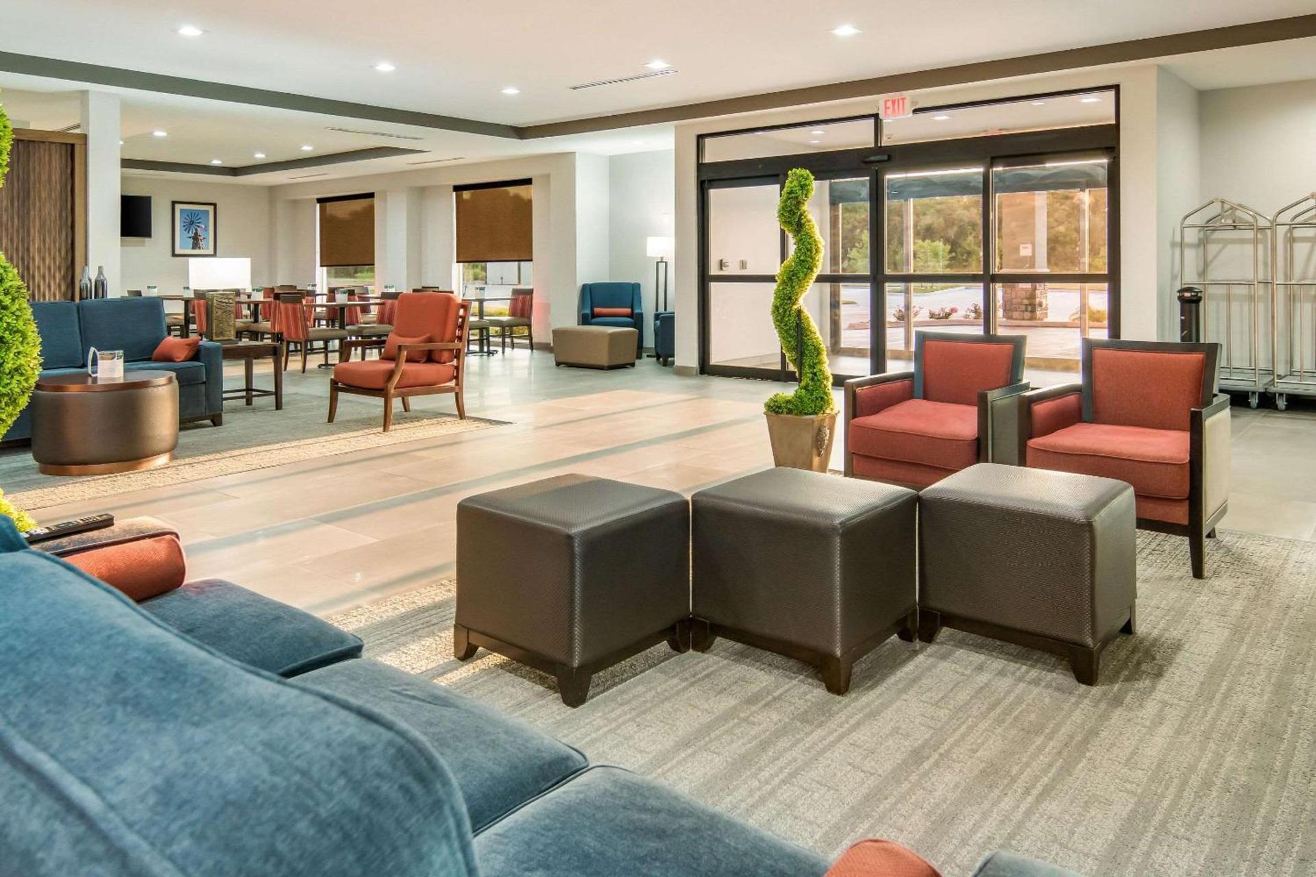 Comfort Suites DeSoto Dallas South photo 6