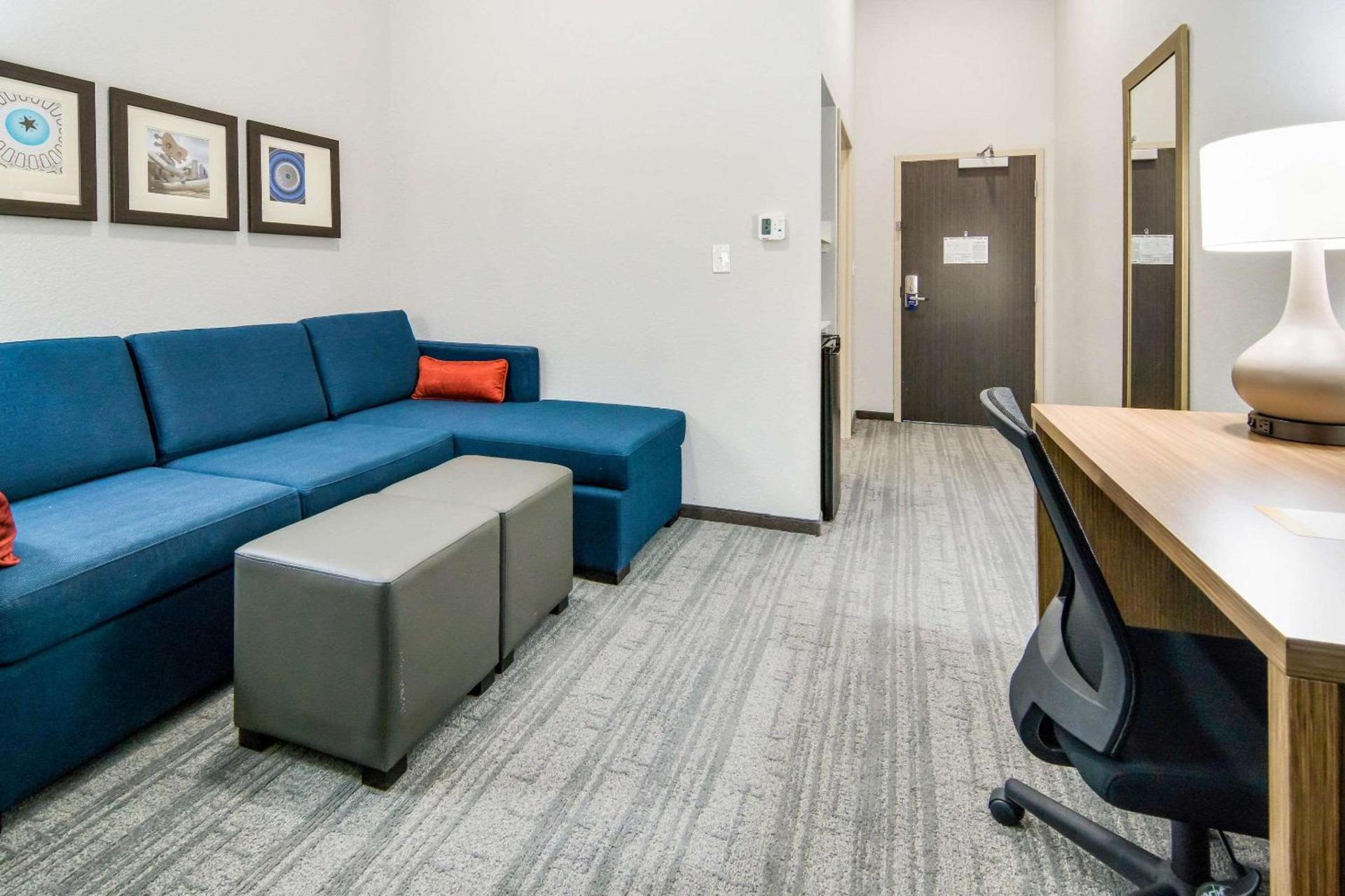 Comfort Suites DeSoto Dallas South photo 32