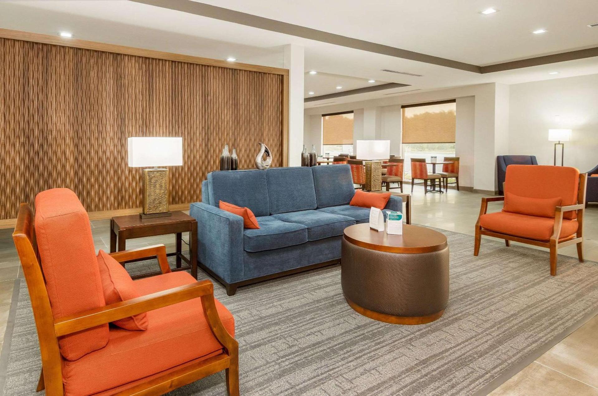 Comfort Suites DeSoto Dallas South photo 7