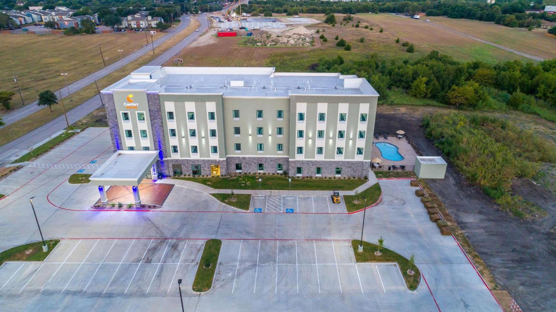 Comfort Suites DeSoto Dallas South photo 49