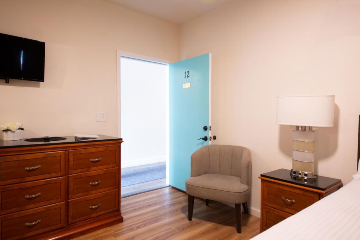 Anchor Pointe Inn photo 30