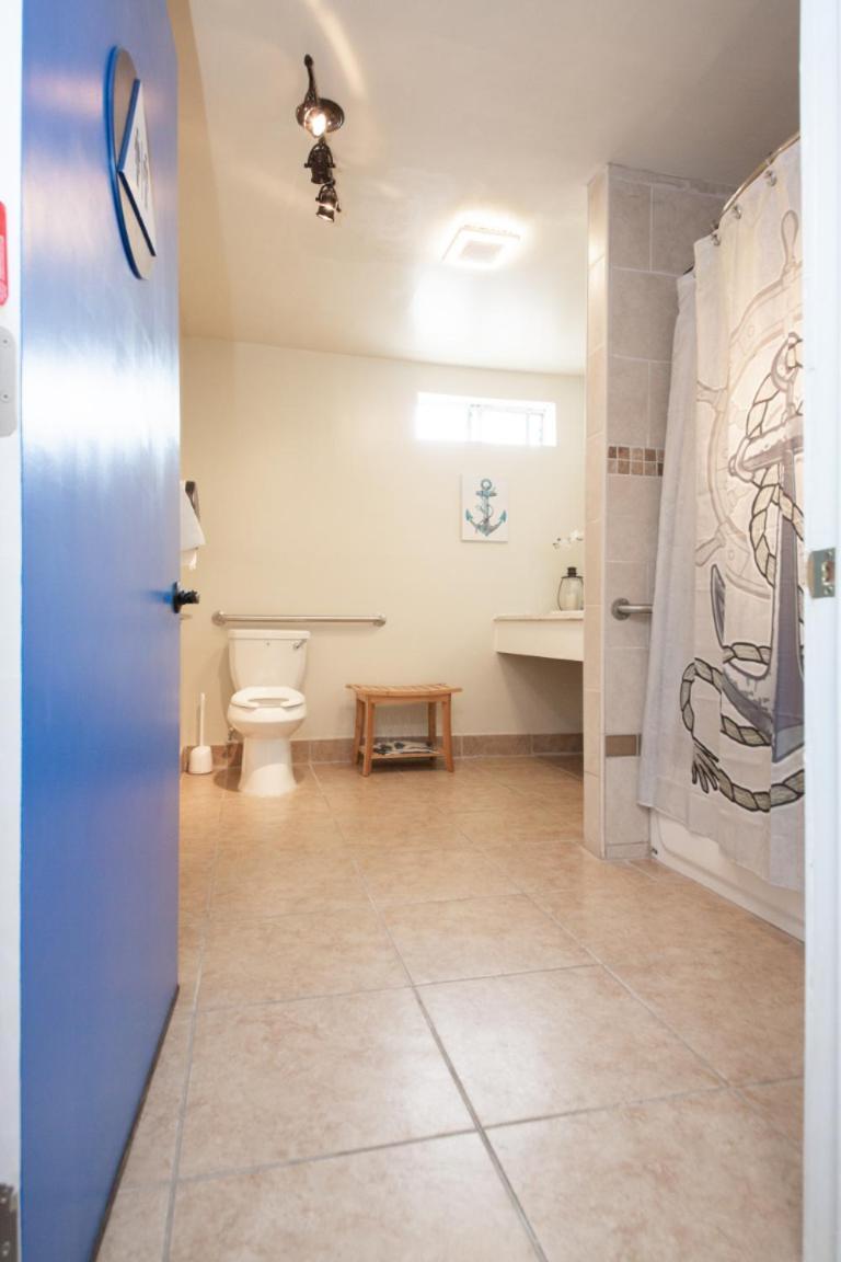 Anchor Pointe Inn photo 29