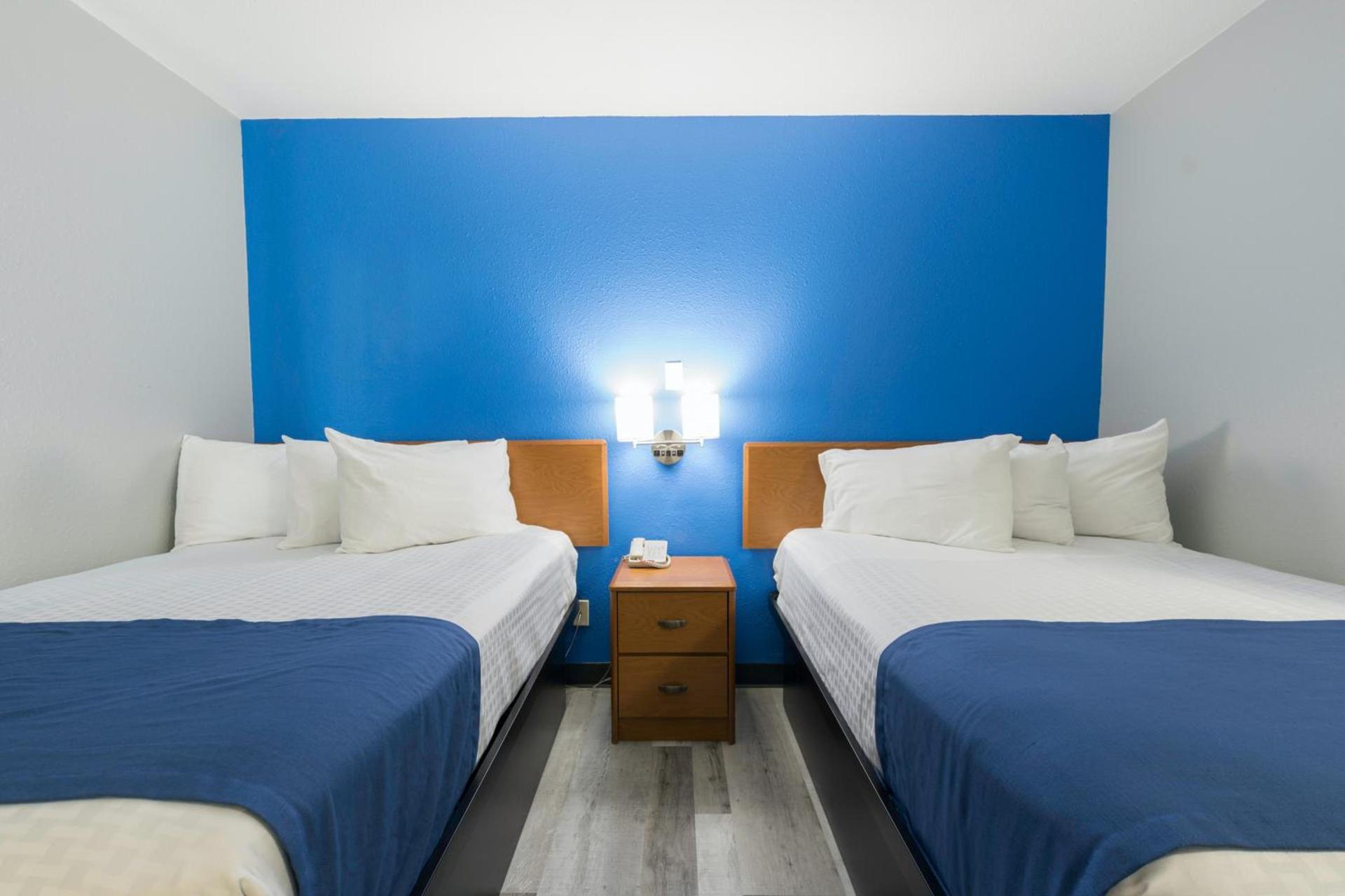 Americas Best Value Inn East Peoria photo 15