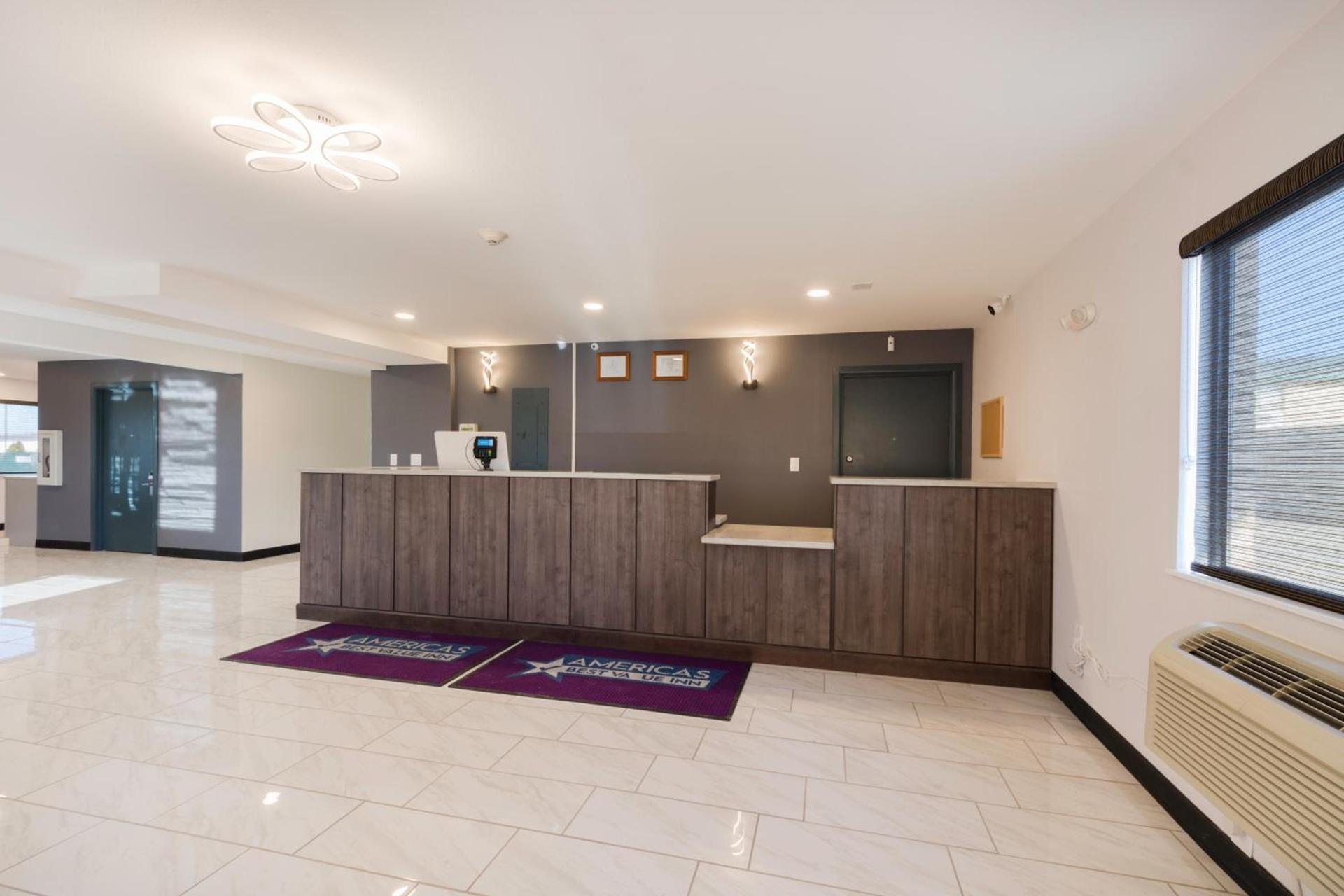 Americas Best Value Inn East Peoria photo 4