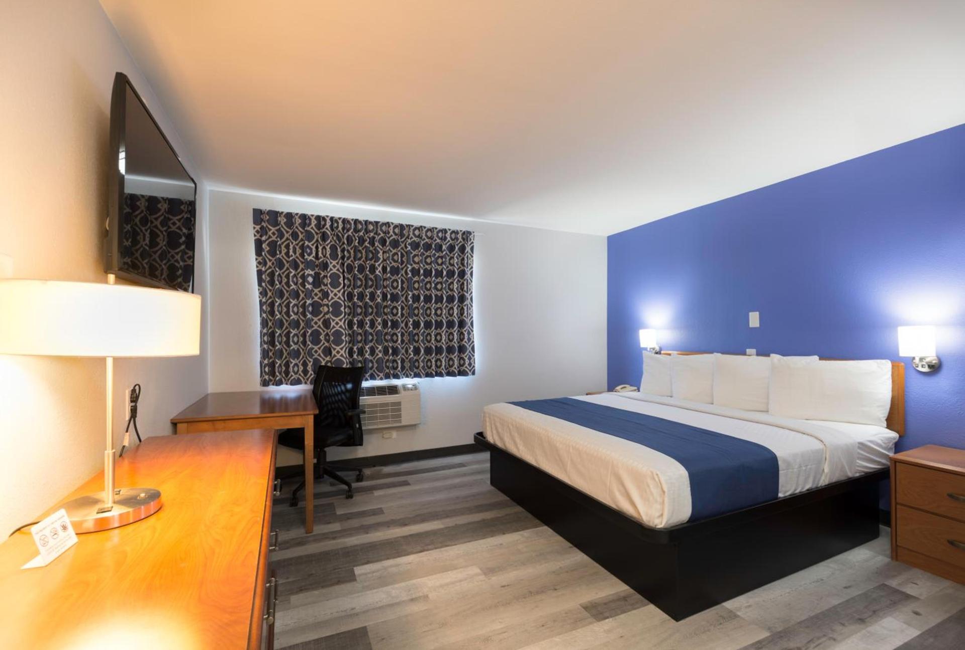 Americas Best Value Inn East Peoria photo 7