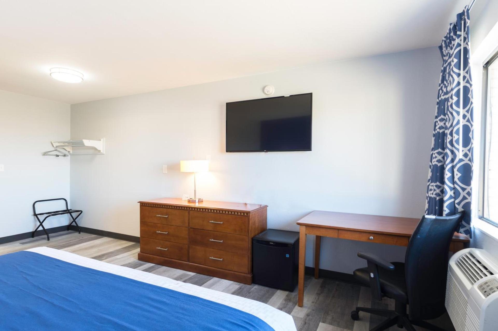 Americas Best Value Inn East Peoria photo 10