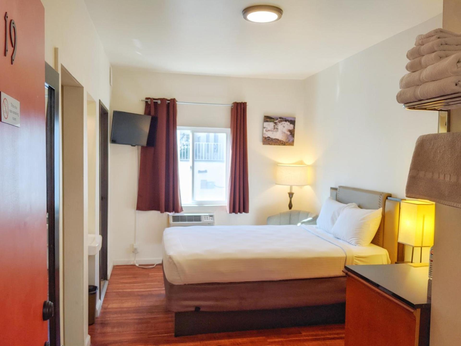 Anchor Pointe Inn photo 21