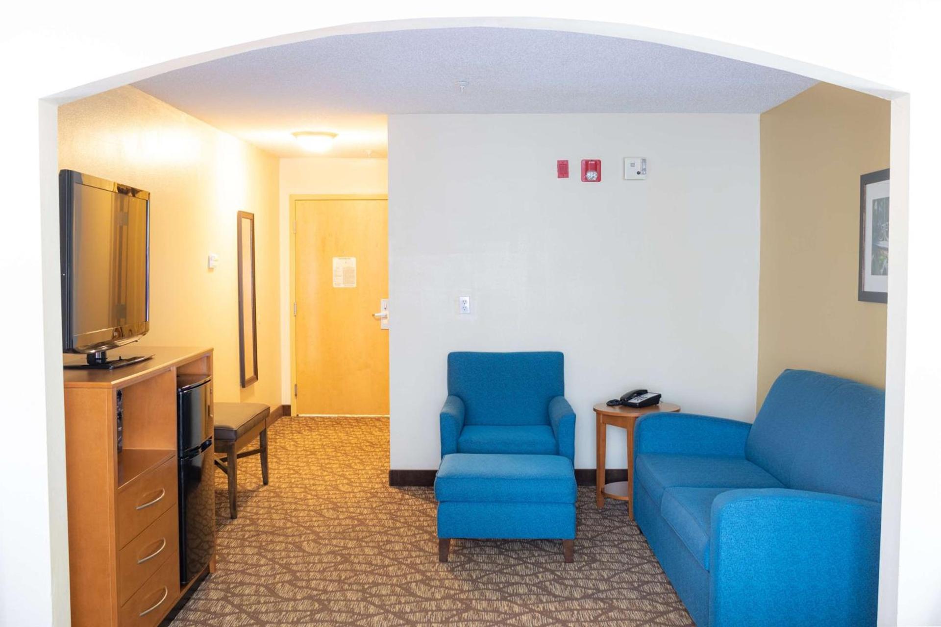 Best Western Plus Richmond Hill Inn photo 16