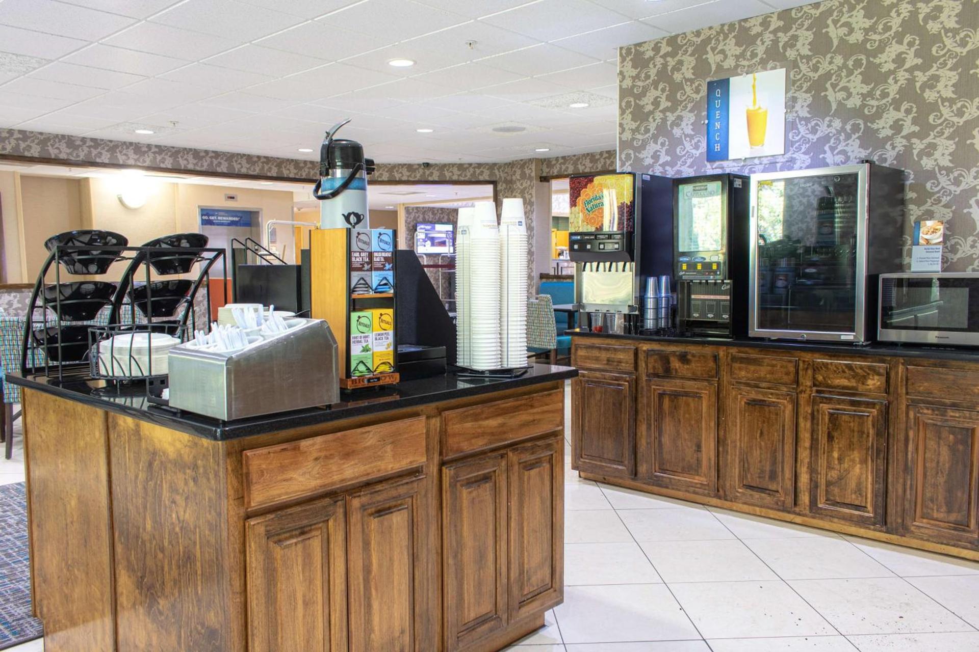 Best Western Plus Richmond Hill Inn photo 19