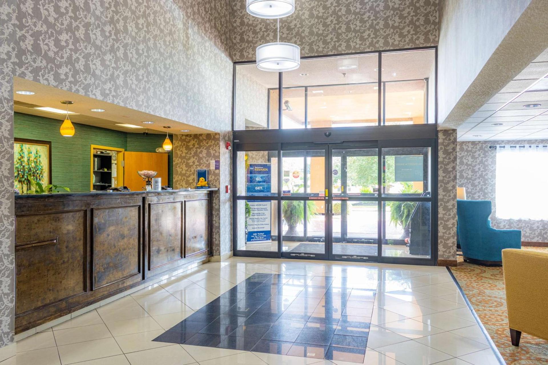 Best Western Plus Richmond Hill Inn photo 11