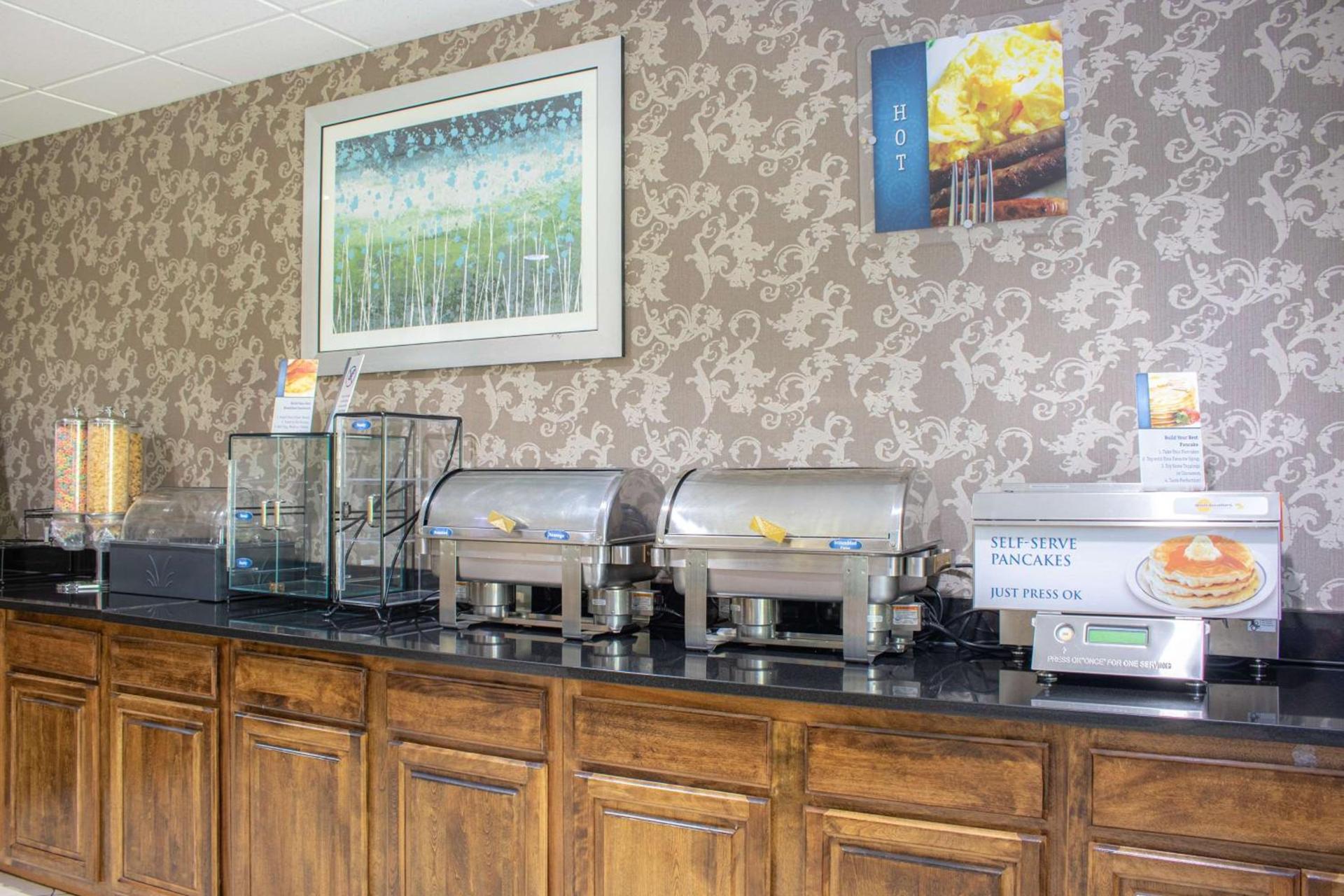 Best Western Plus Richmond Hill Inn photo 18