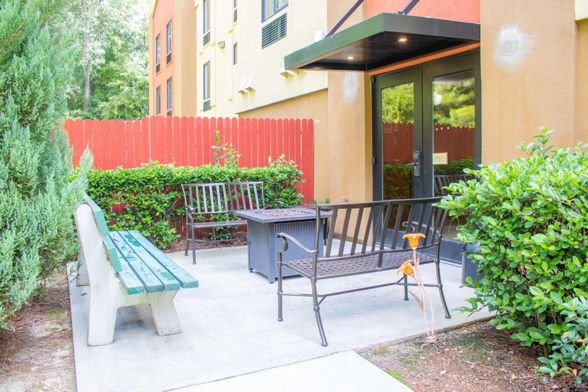 Best Western Plus Richmond Hill Inn photo 24