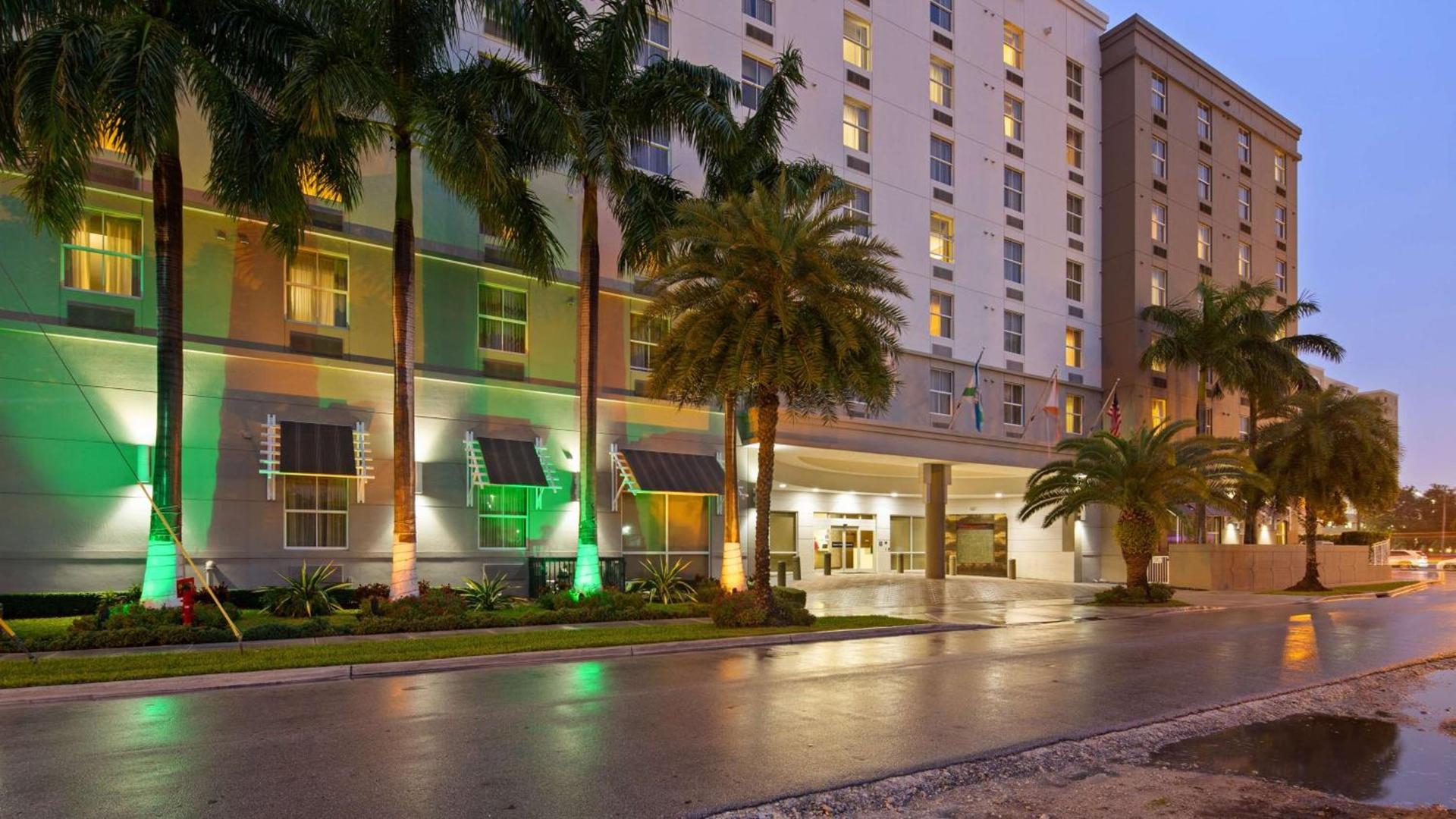 Best Western Plus Miami Intl Airport Hotel & Suites Coral Gables photo 1