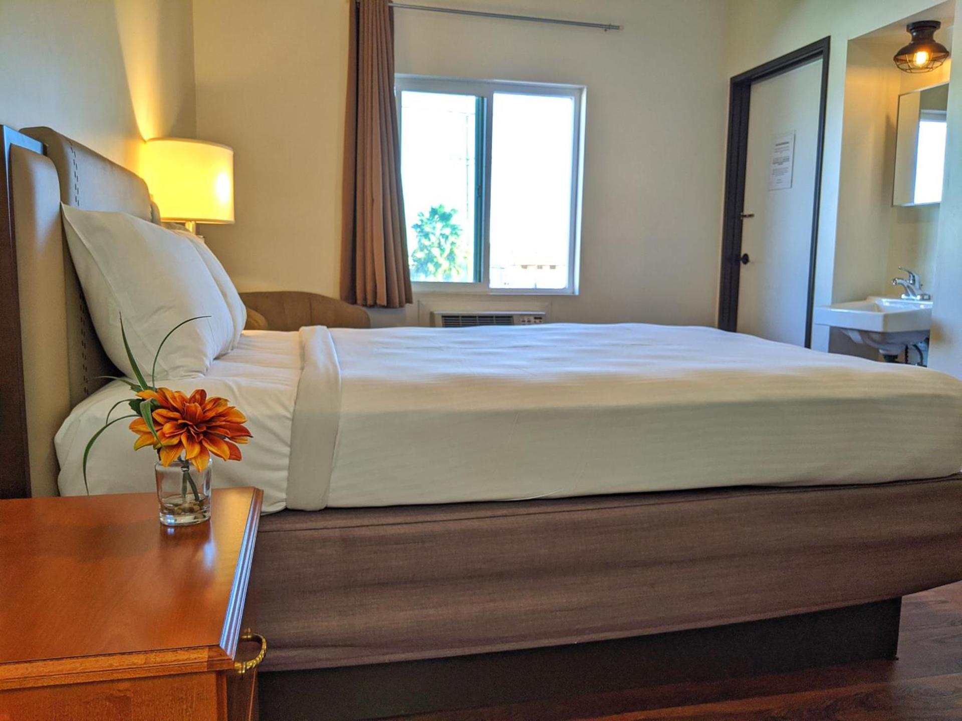 Anchor Pointe Inn photo 12