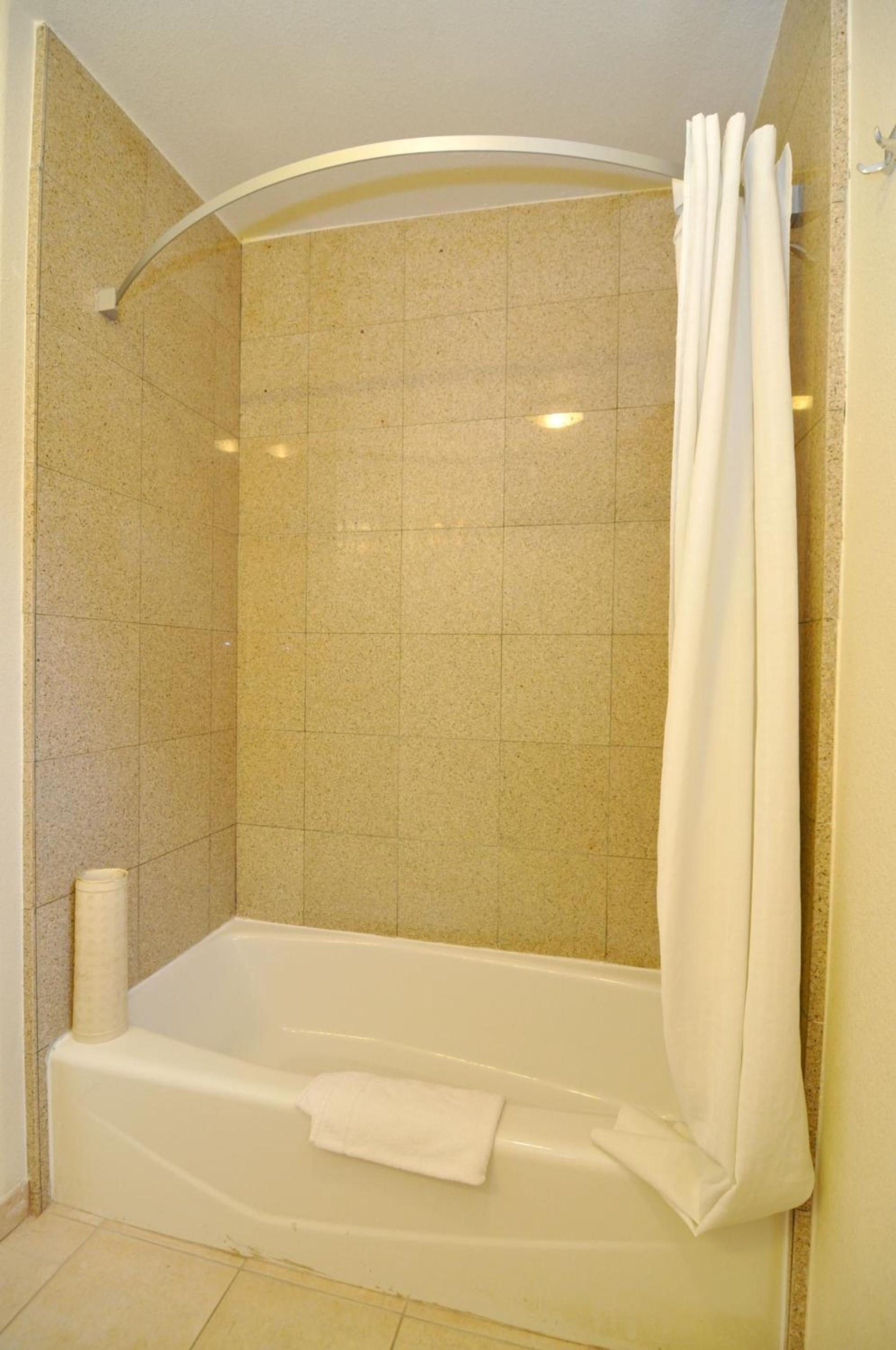 Super 8 by Wyndham Monterey photo 29