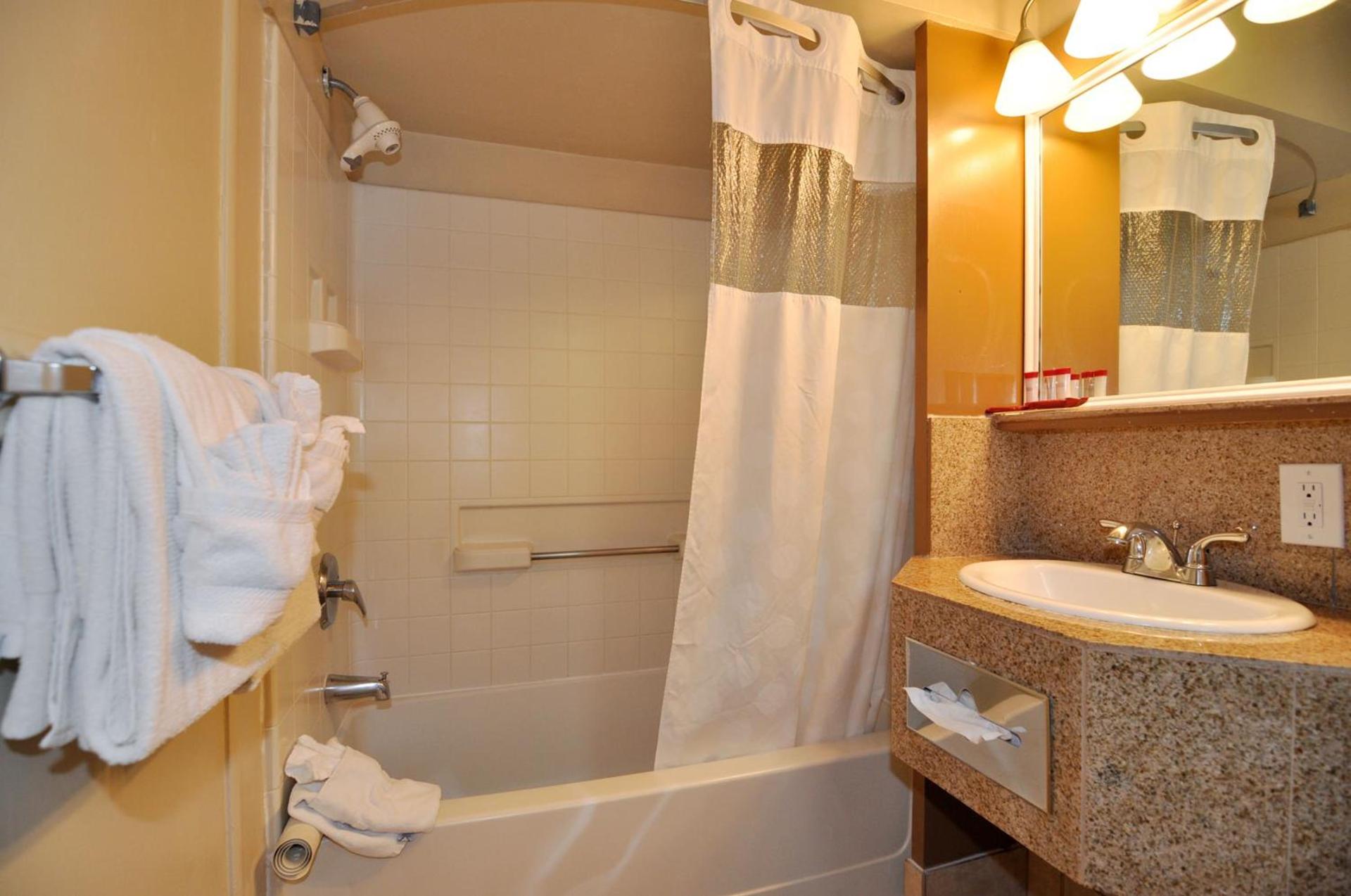 Pelican Inn photo 34