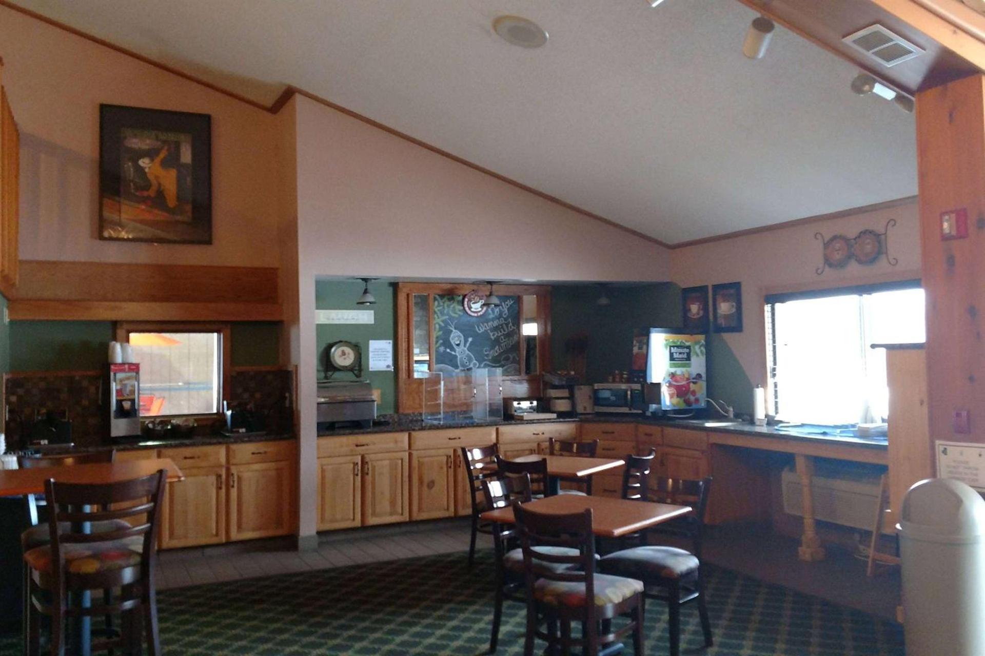 AmericInn by Wyndham Iron River photo 63