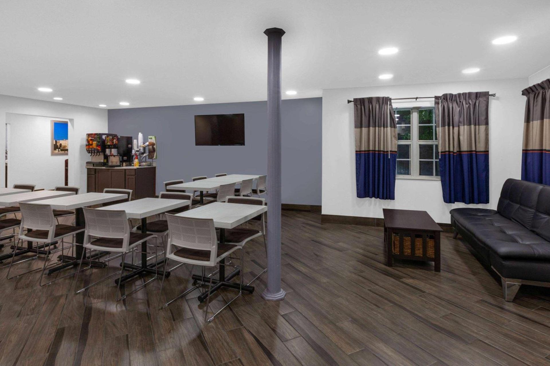 Microtel Inn Suite by Wyndham BWI Airport photo 51