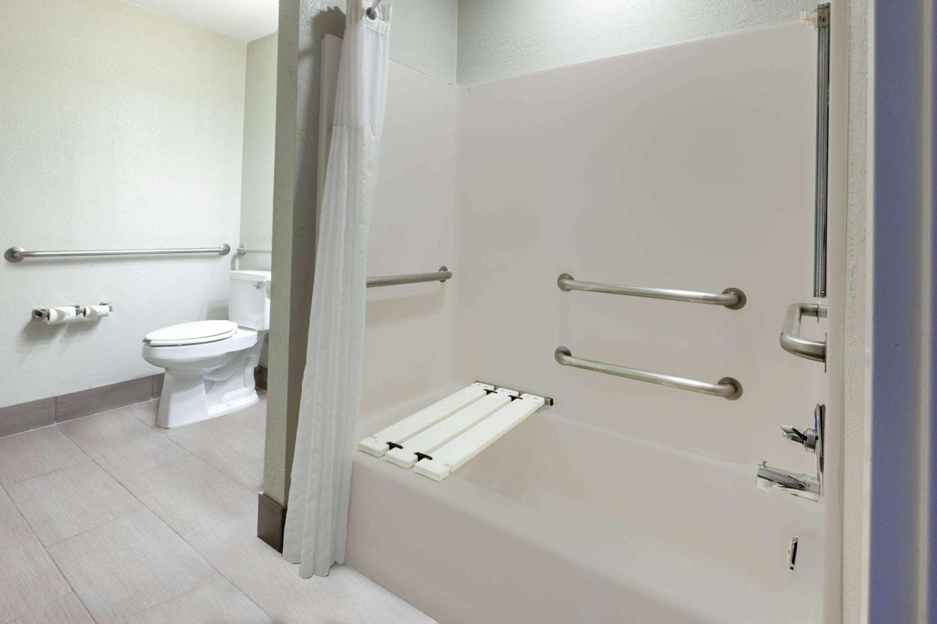 Microtel Inn Suite by Wyndham BWI Airport photo 44