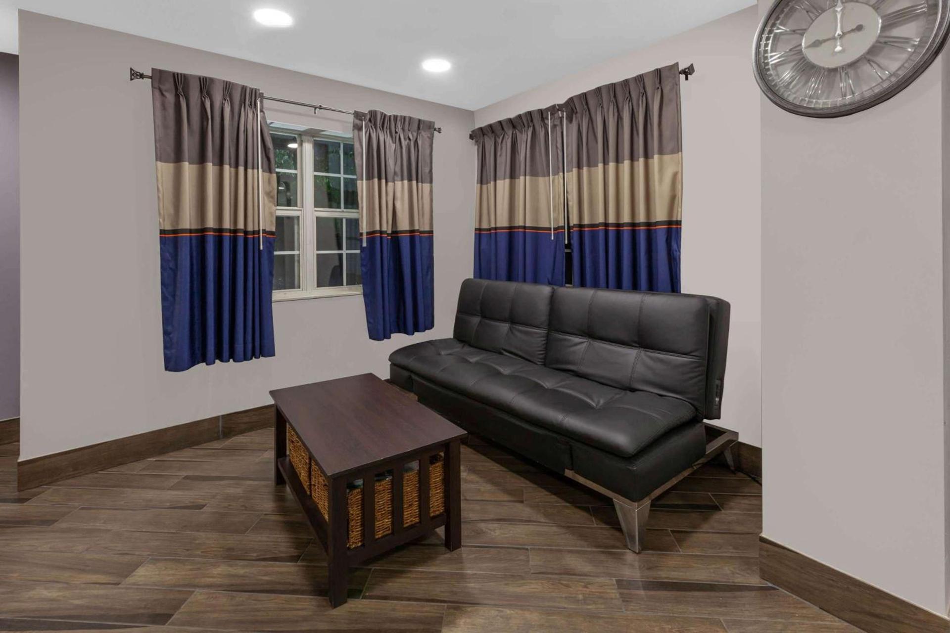 Microtel Inn Suite by Wyndham BWI Airport photo 41