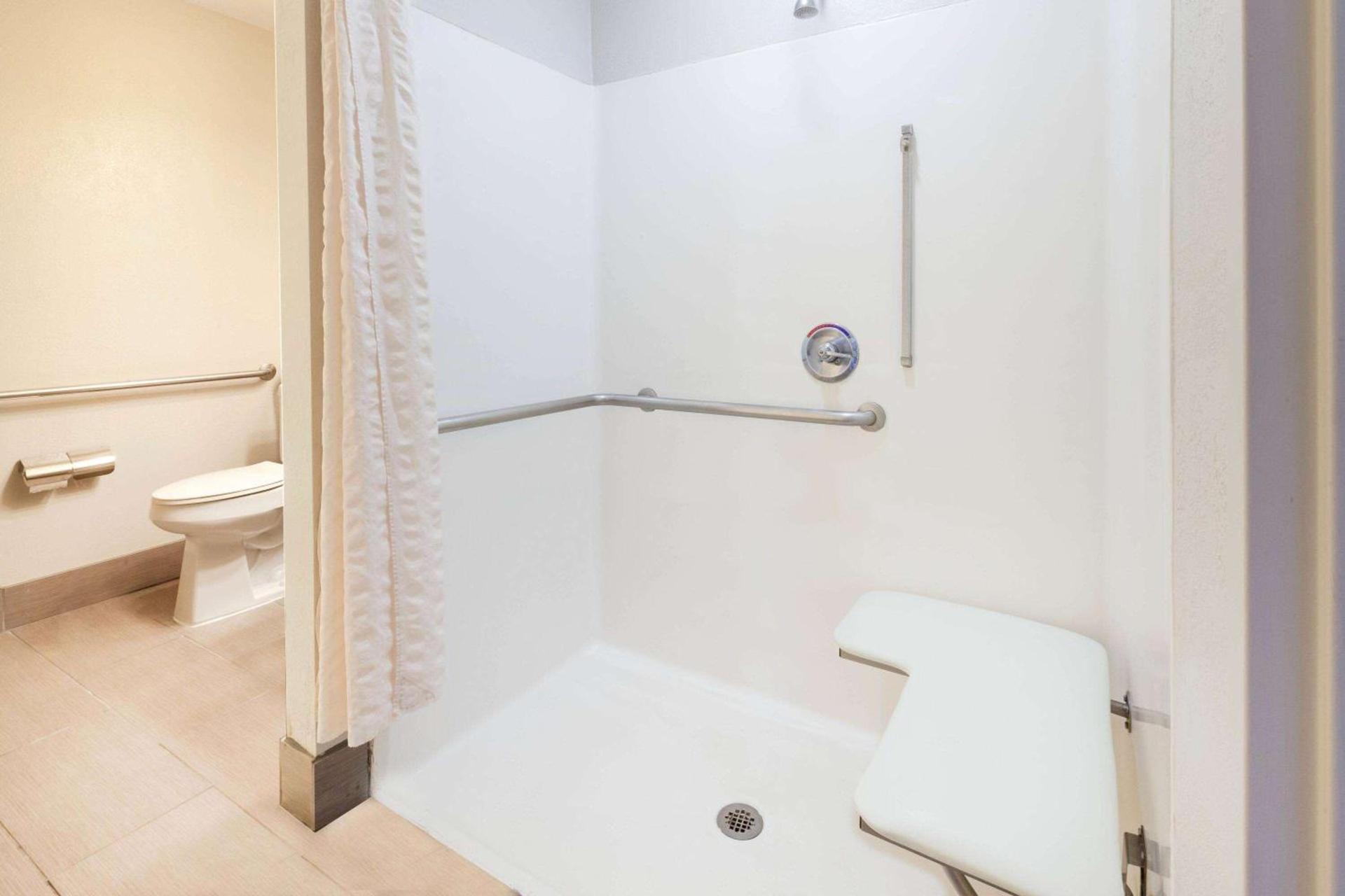 Microtel Inn Suite by Wyndham BWI Airport photo 35