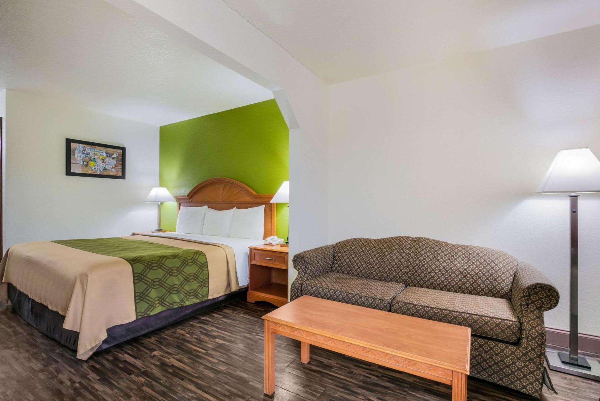 Econo Lodge & Suites Brinkley photo 23