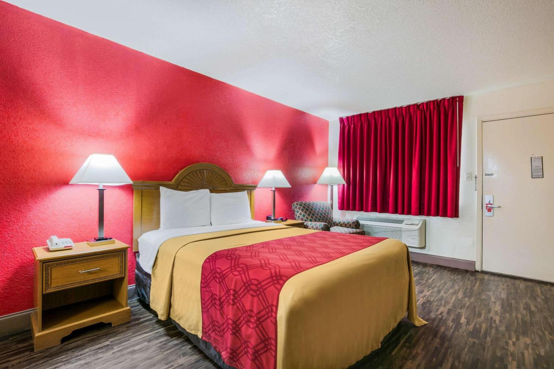 Econo Lodge & Suites Brinkley photo 30
