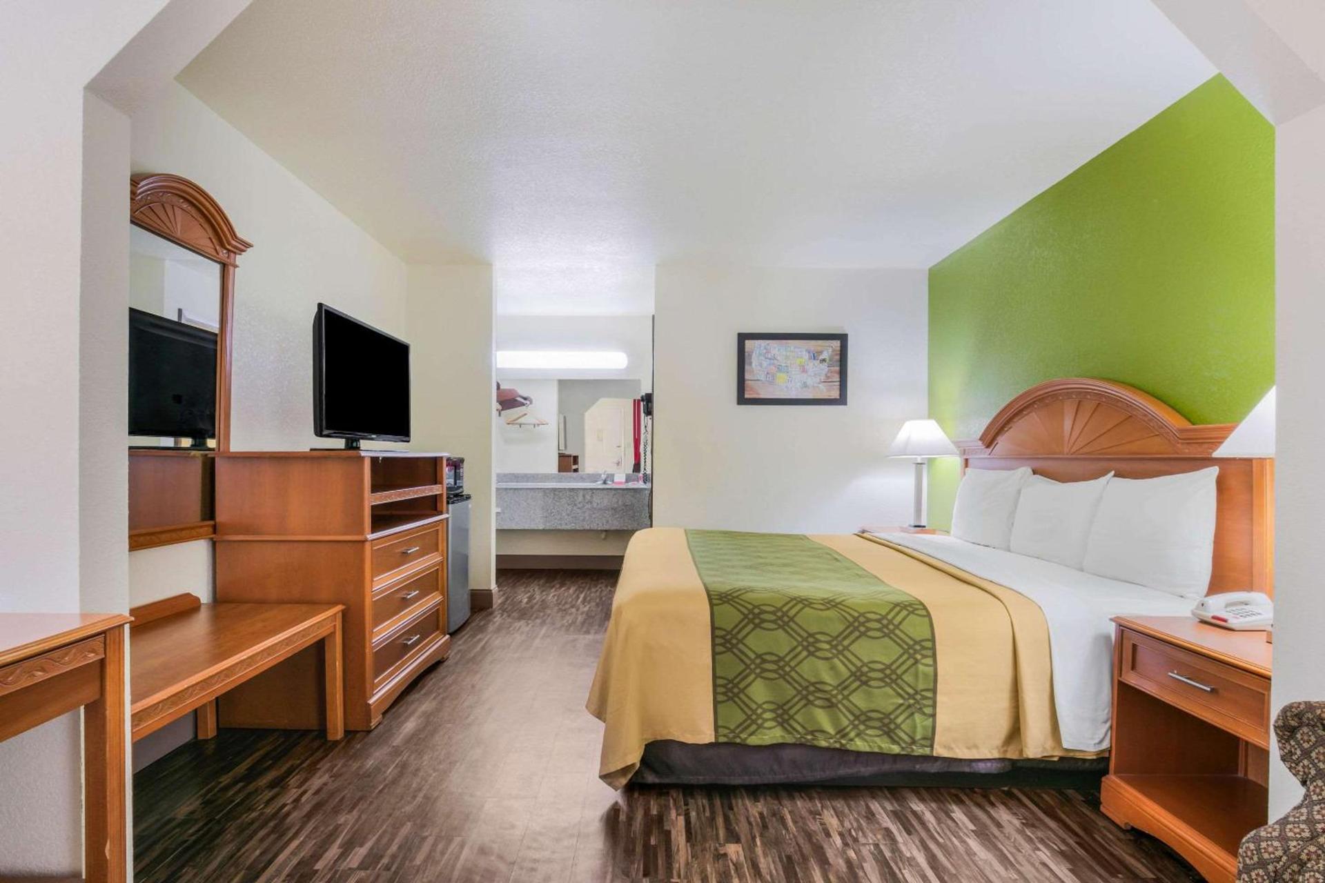 Econo Lodge & Suites Brinkley photo 32