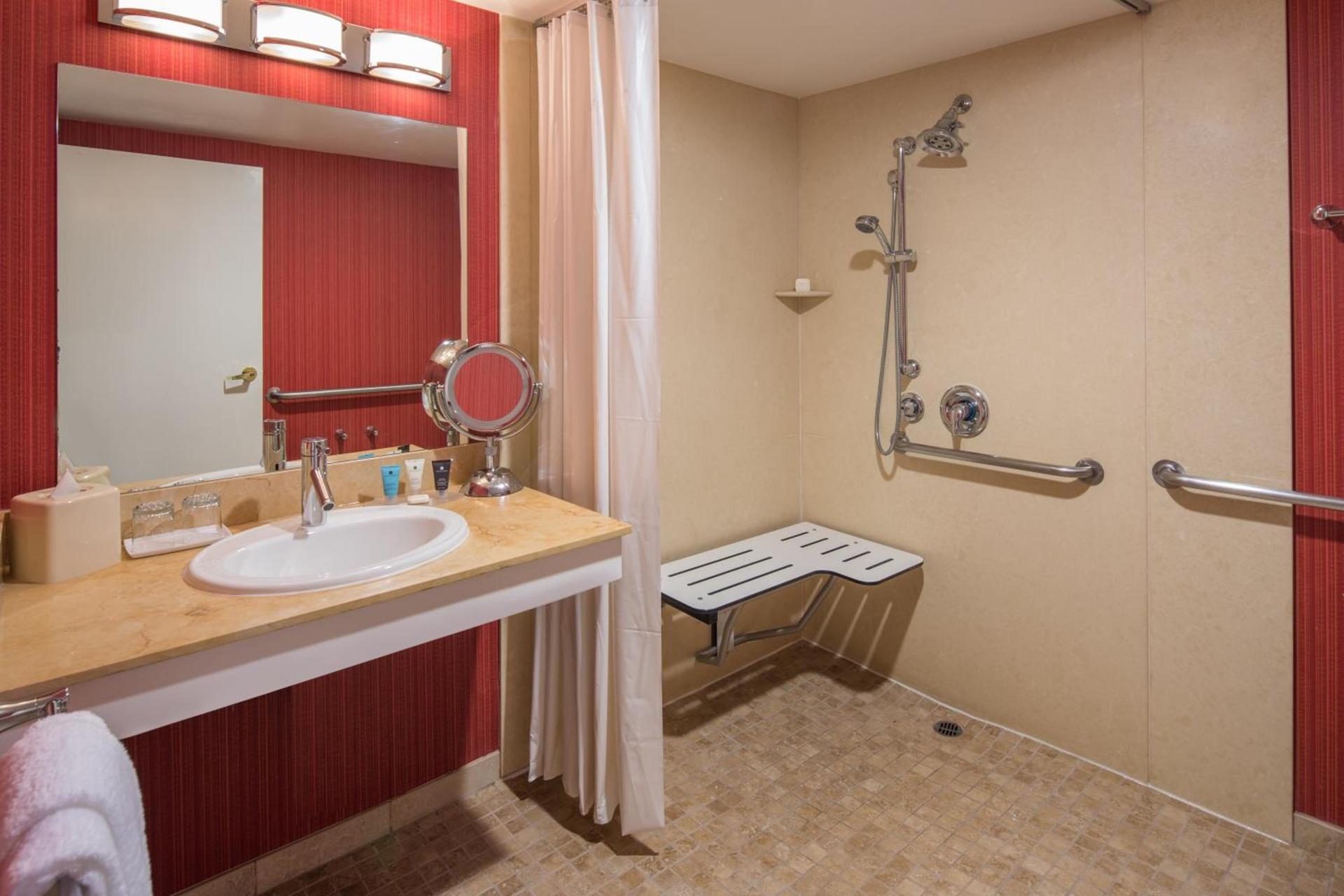 Crowne Plaza Cabana Hotel by IHG photo 93