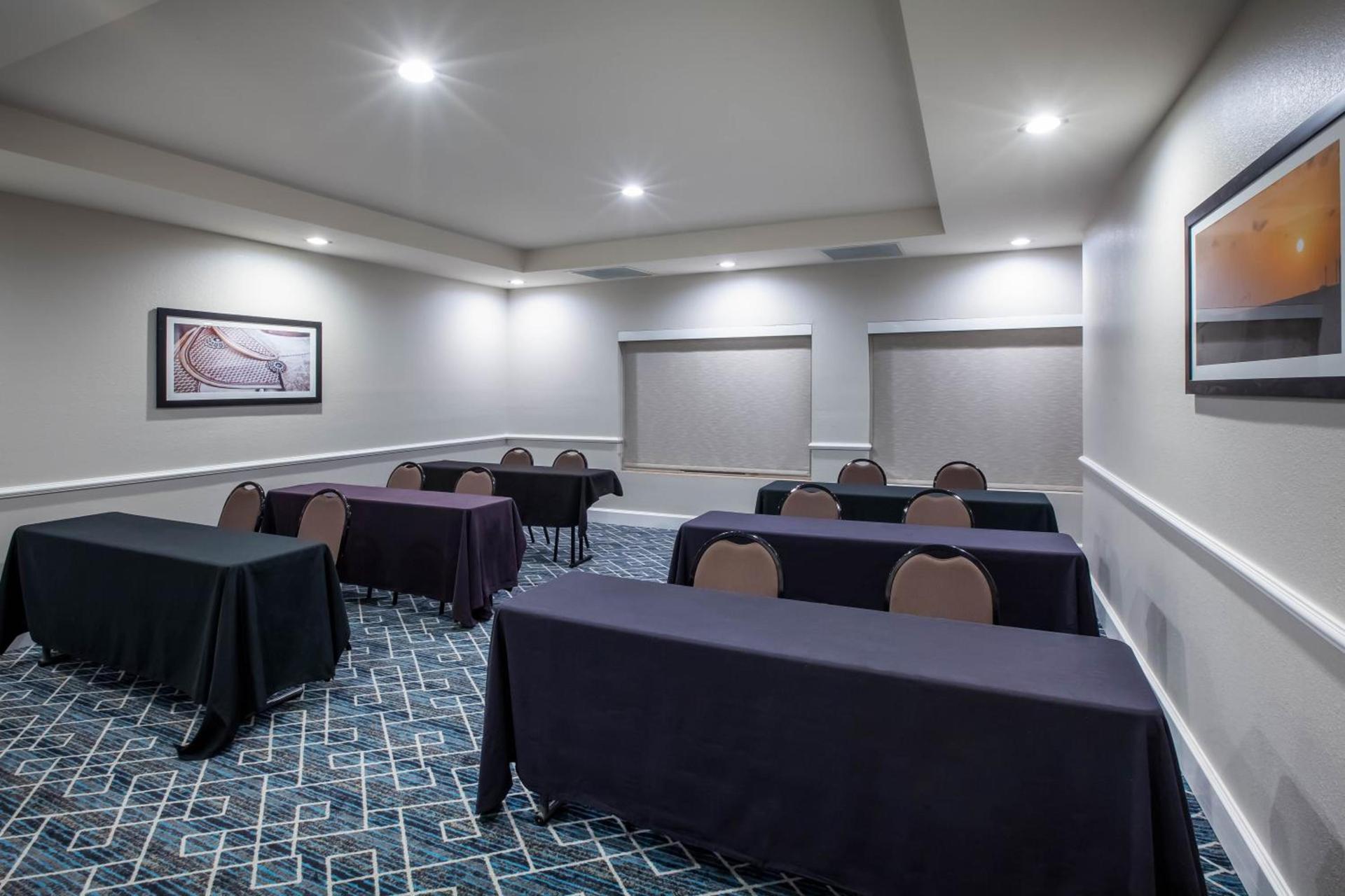La Quinta by Wyndham Lubbock North photo 25