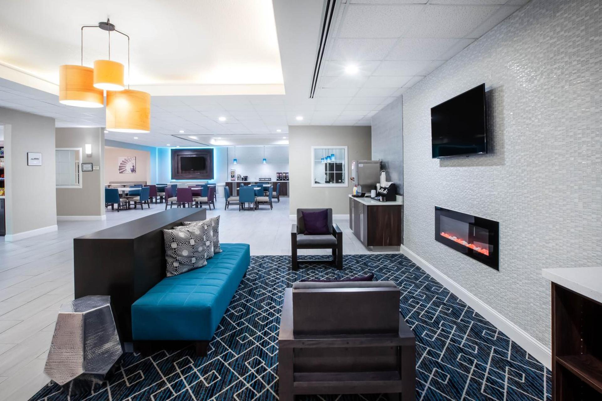 La Quinta by Wyndham Lubbock North photo 27