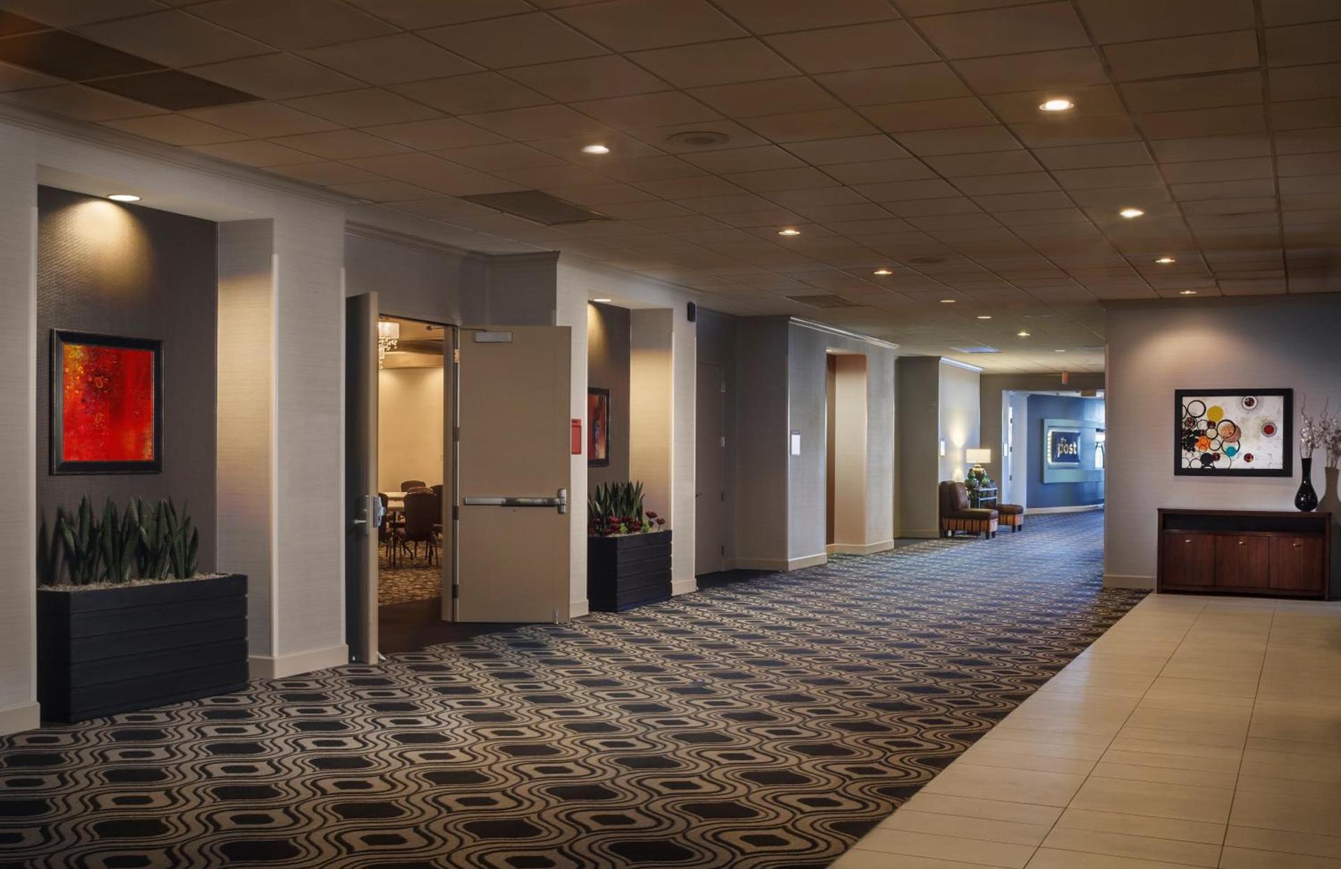 Crowne Plaza Phoenix Airport - PHX by IHG photo 48