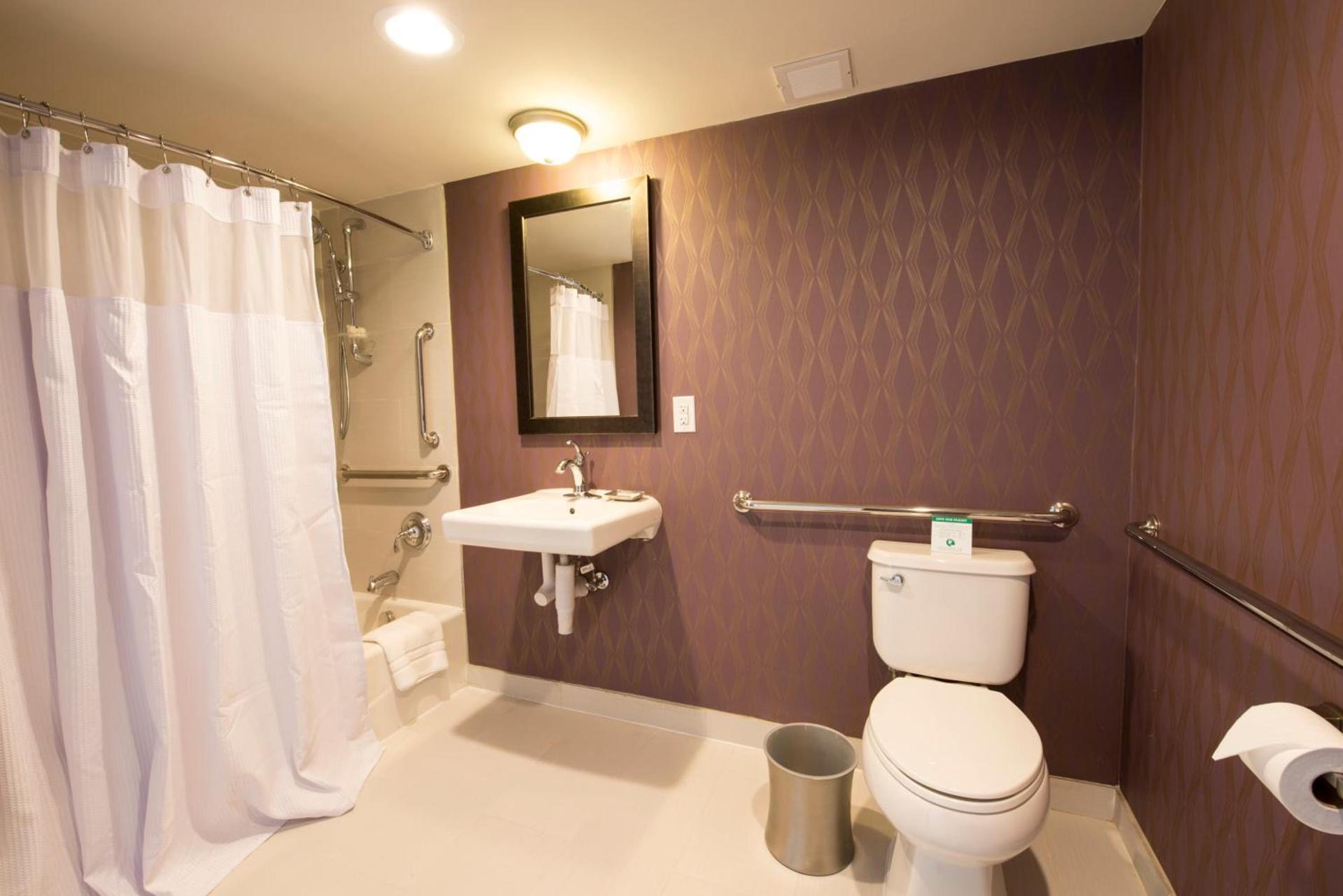 Crowne Plaza Saddle Brook by IHG photo 42