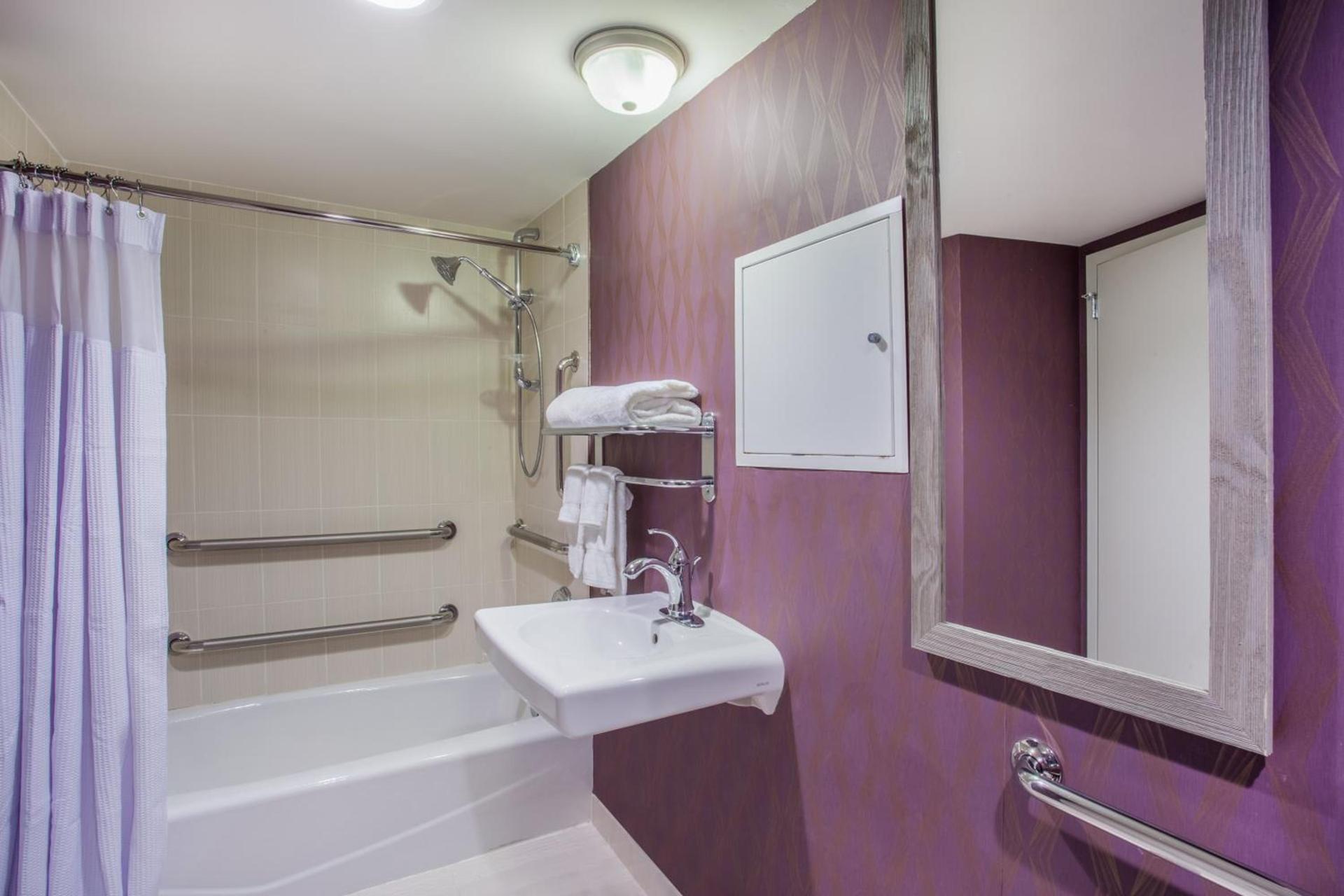 Crowne Plaza Saddle Brook by IHG photo 39