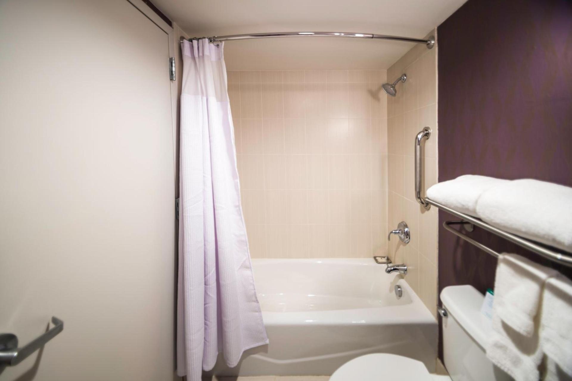Crowne Plaza Saddle Brook by IHG photo 15